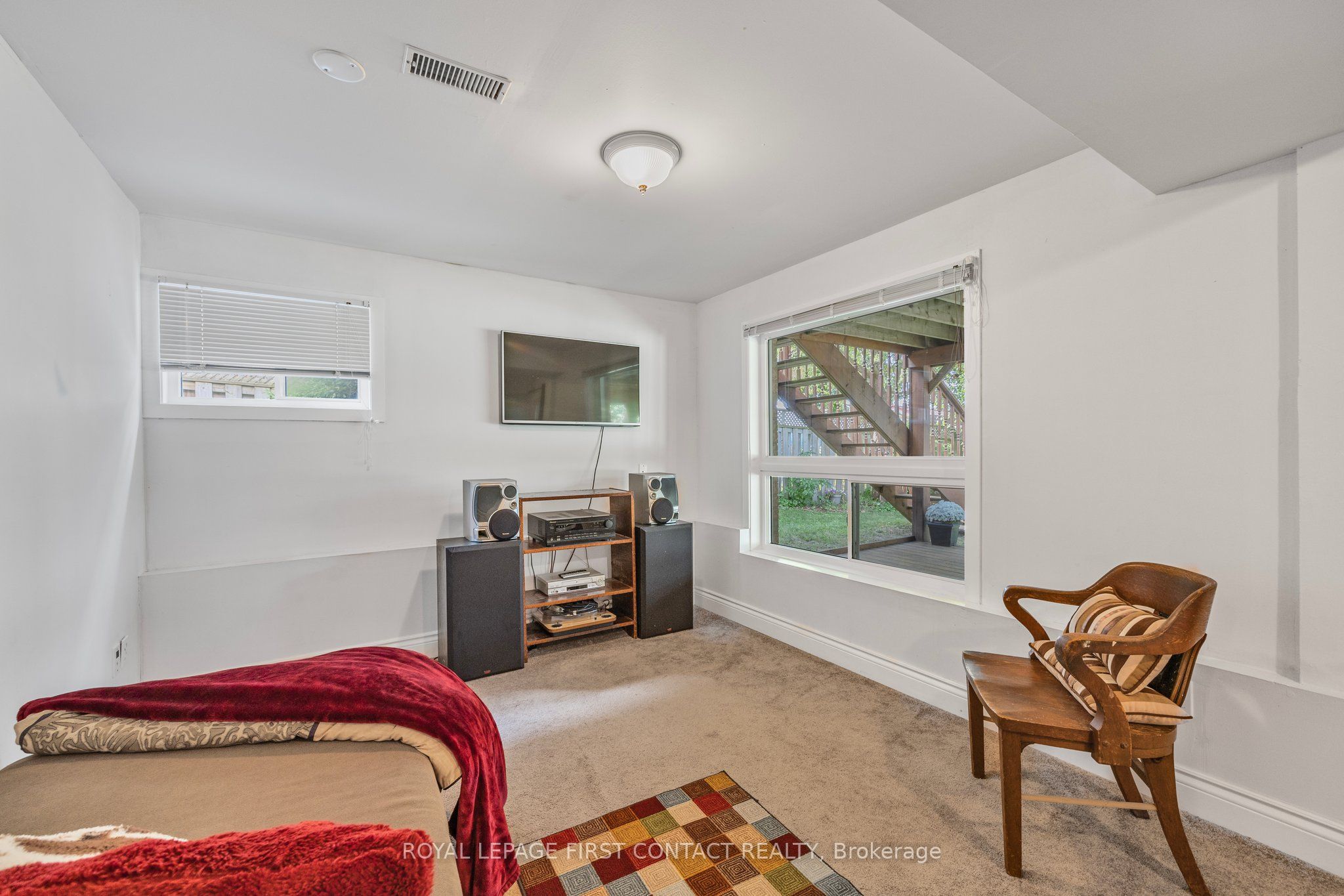 298 Livingstone Street W