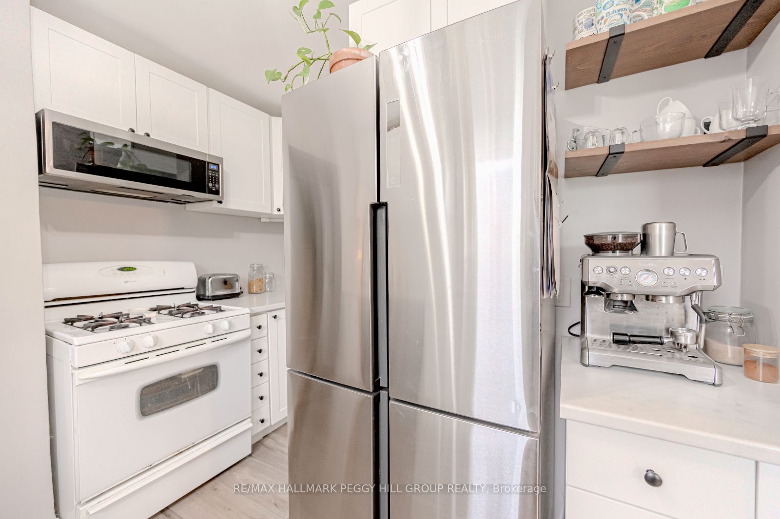 1556 Flos Rd 4 W
