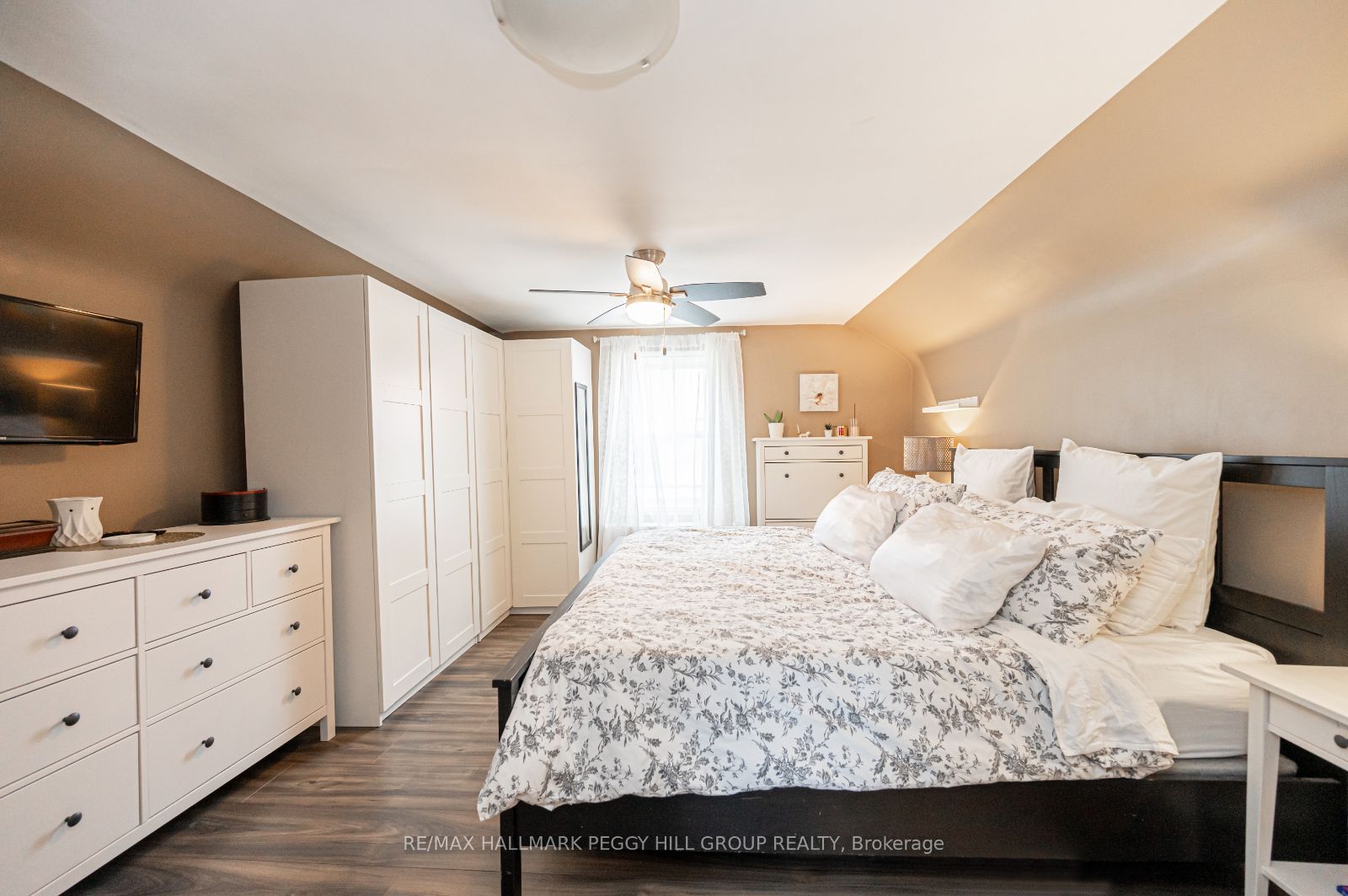1556 Flos Rd 4 W