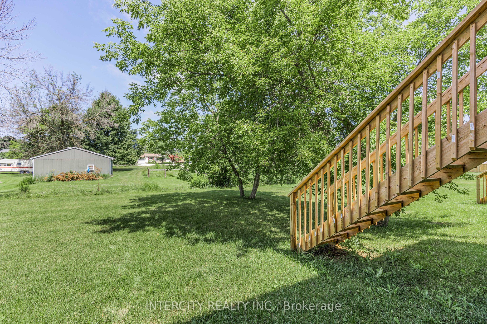 327 Quebec Street