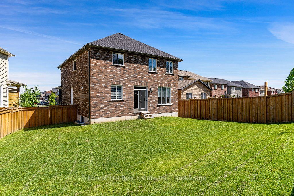 89 Lockerbie Crescent
