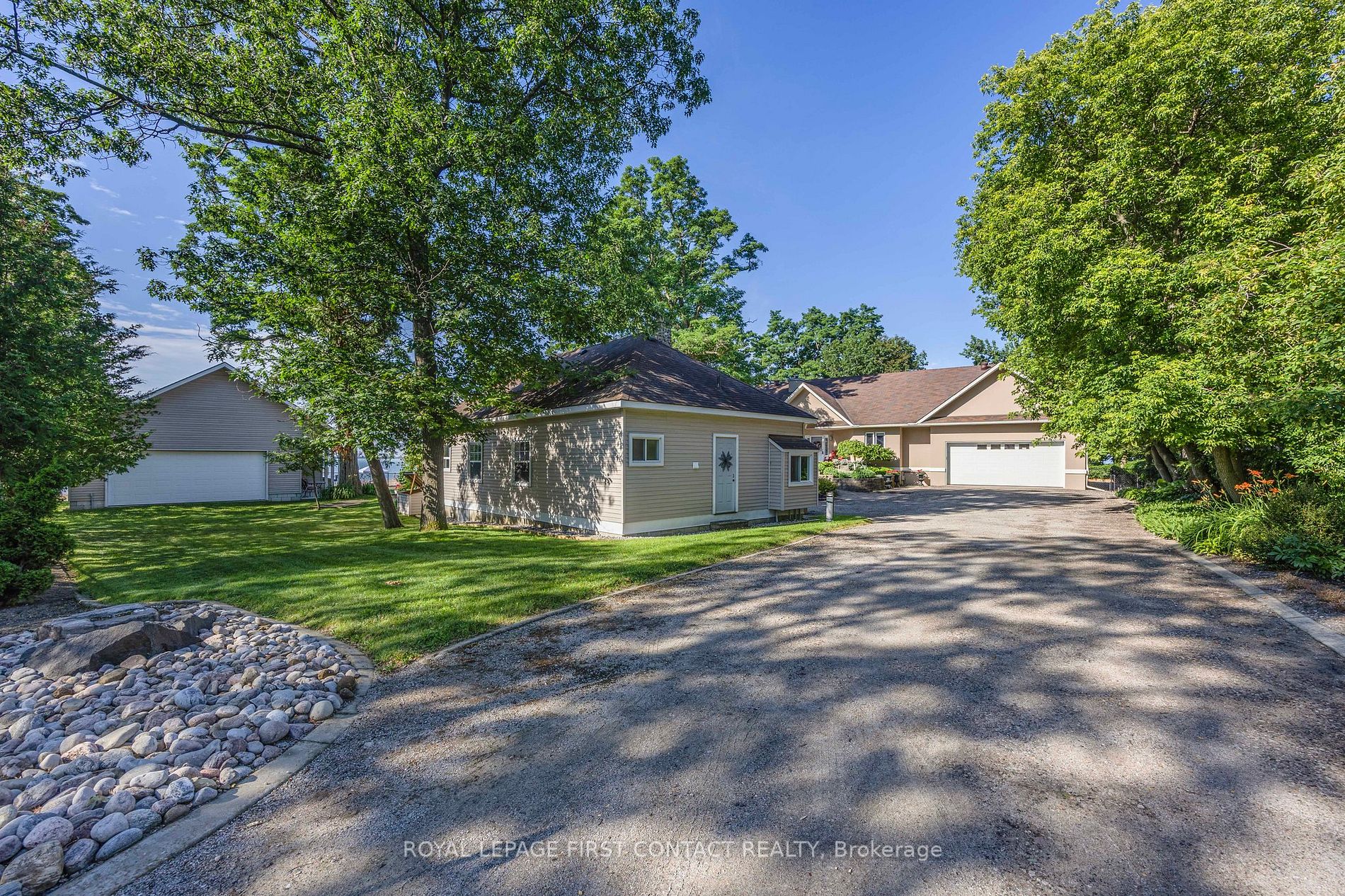 20 Tiny Beaches Road N