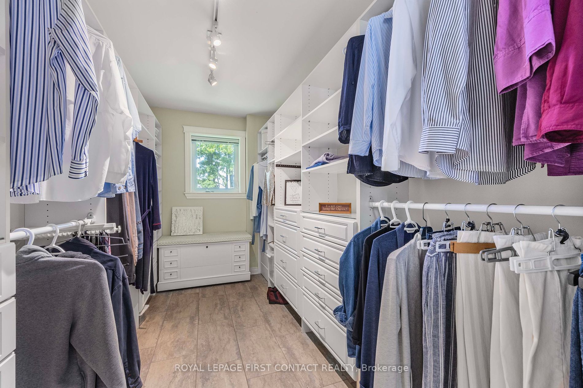 20 Tiny Beaches Road N