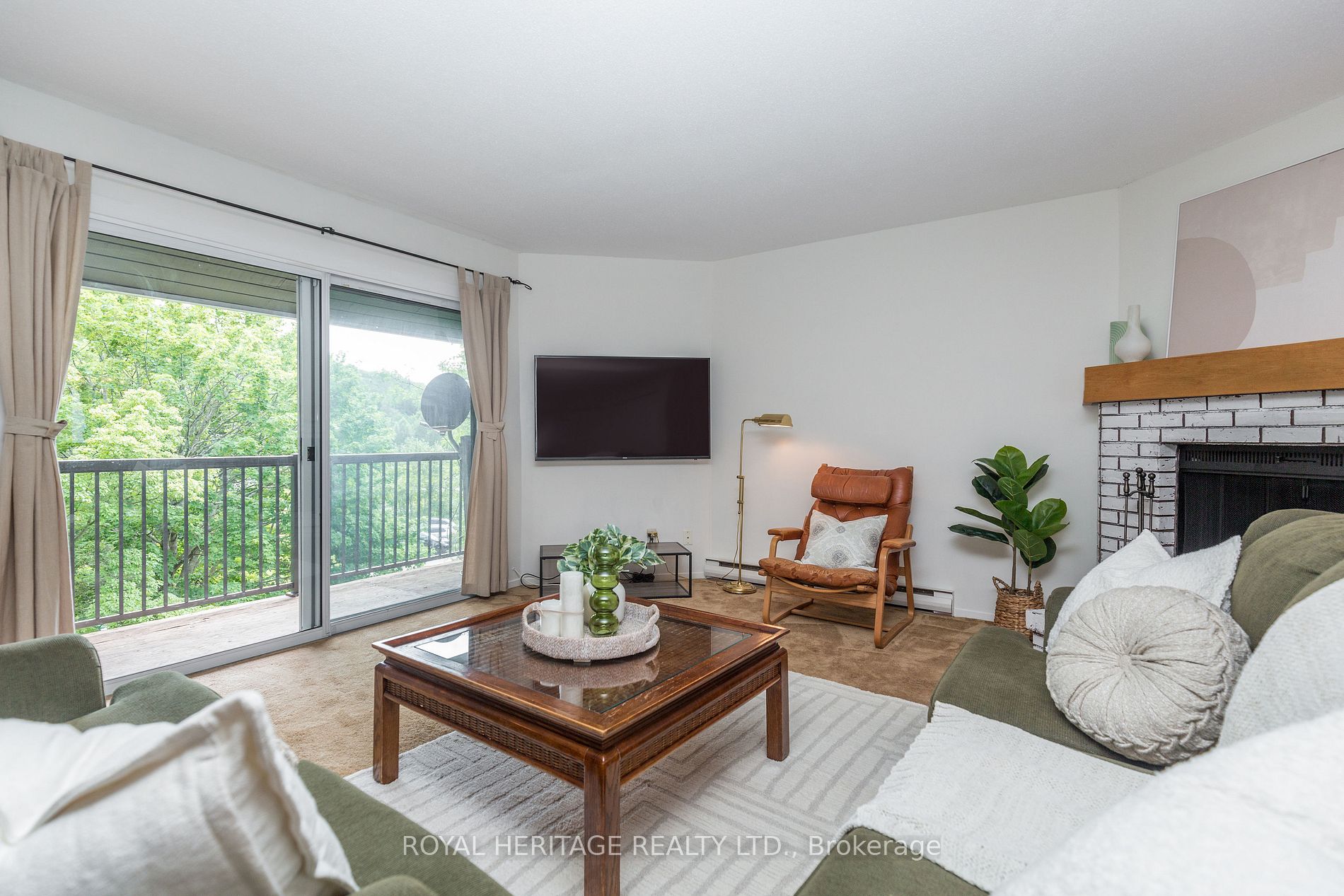 1102 Horseshoe Valley Road W, #311
