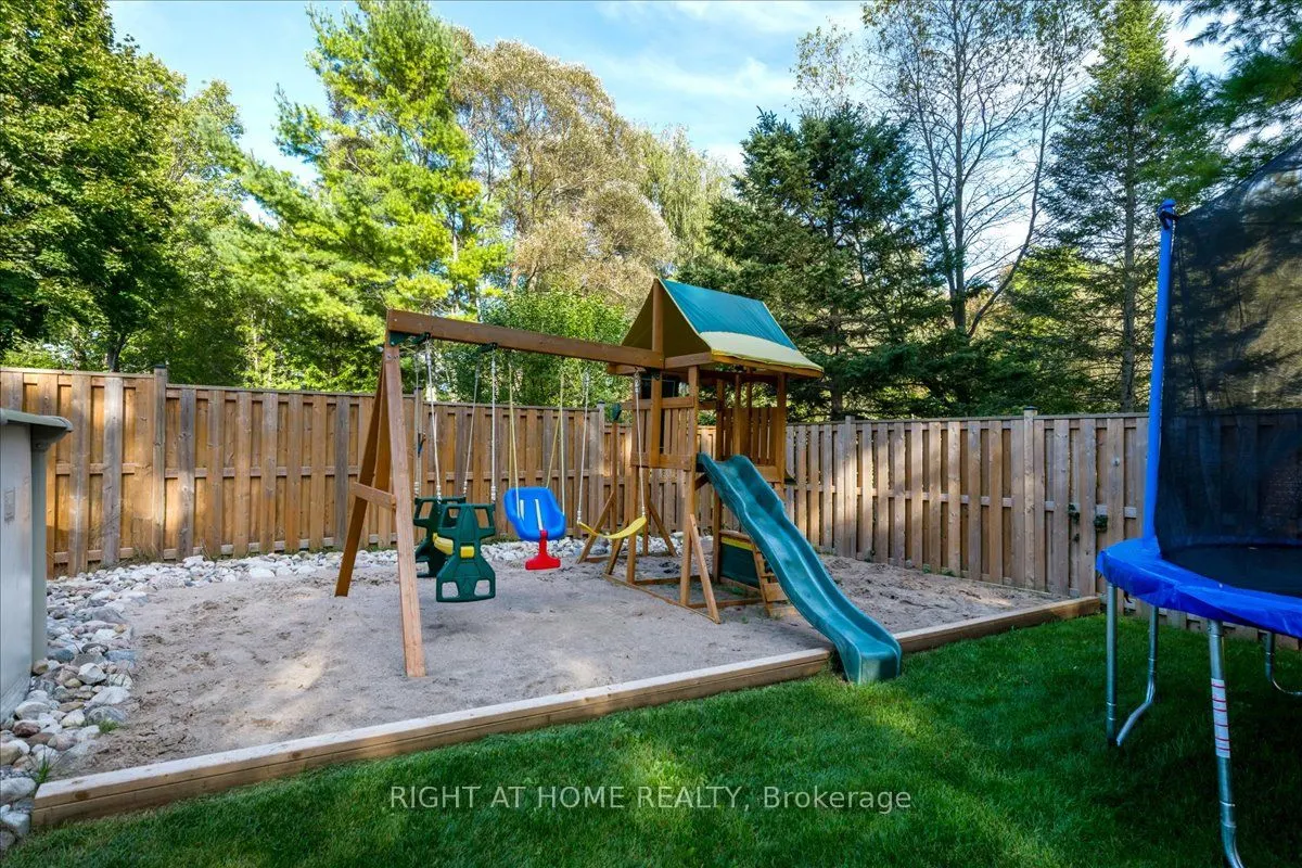 53 Royal Beech Drive