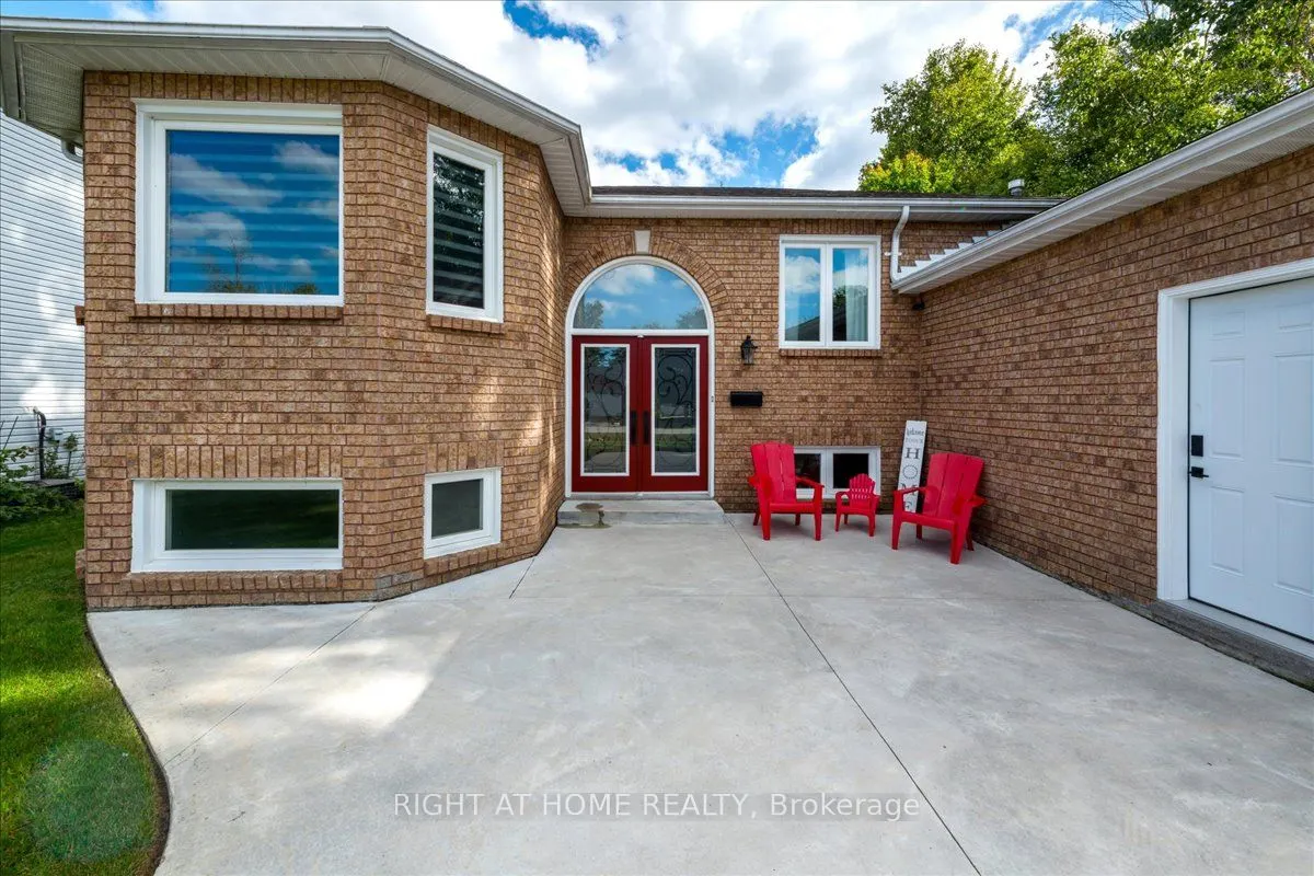 53 Royal Beech Drive