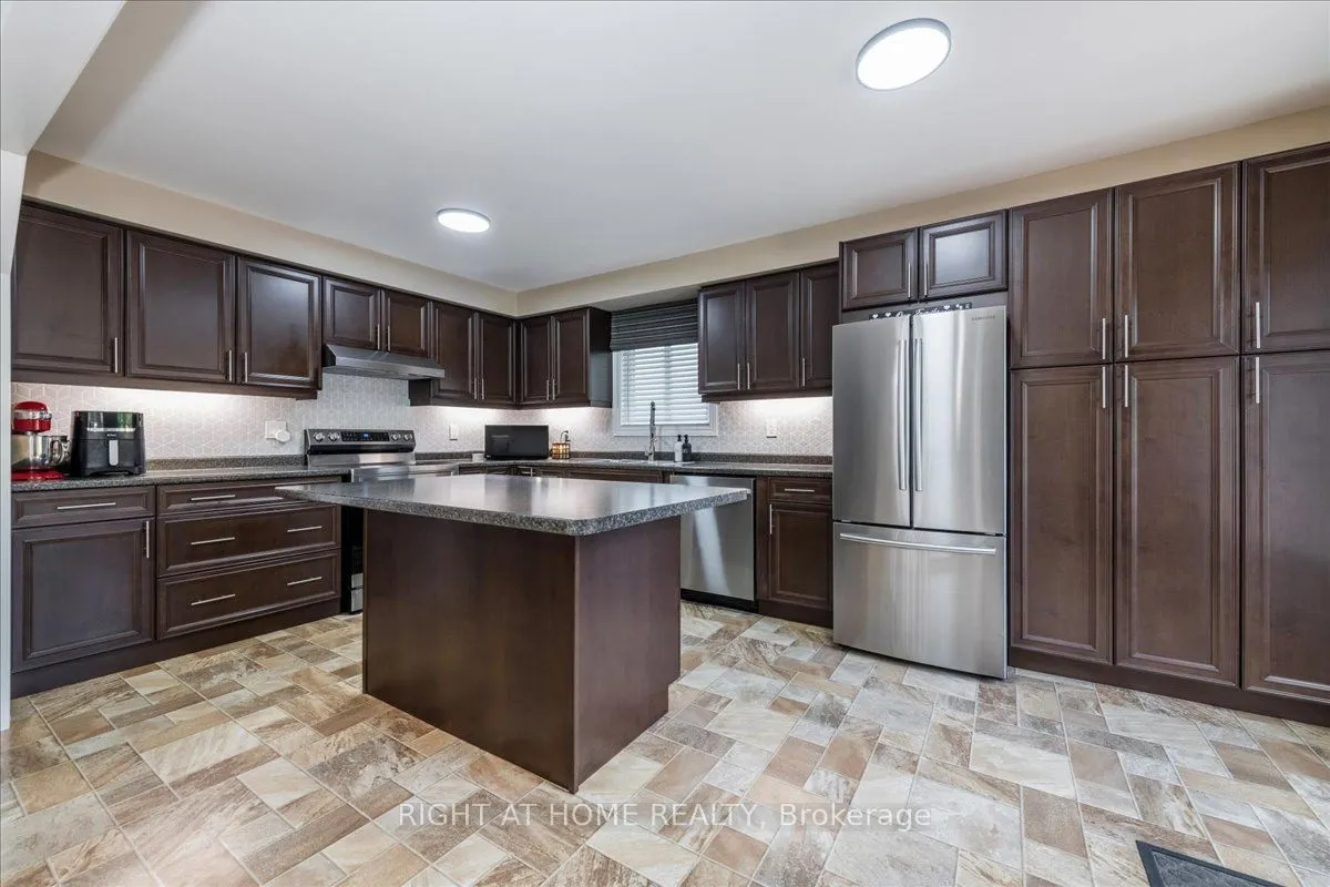 53 Royal Beech Drive