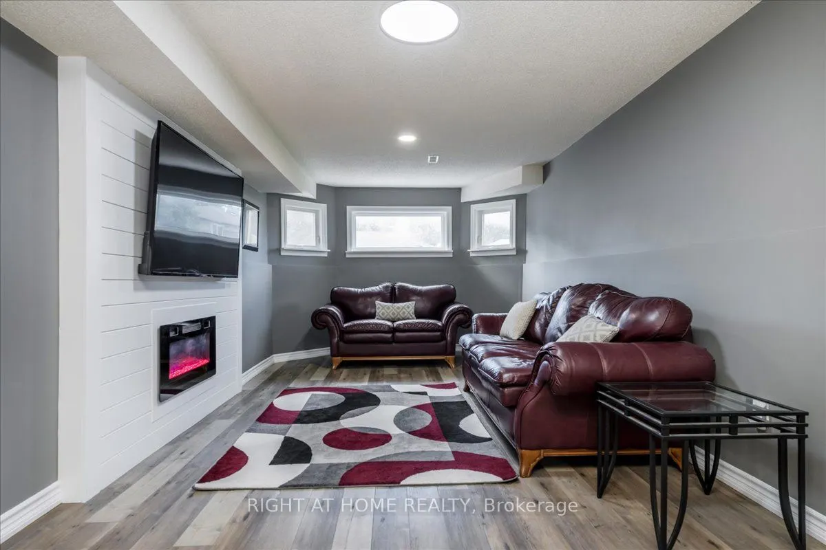 53 Royal Beech Drive