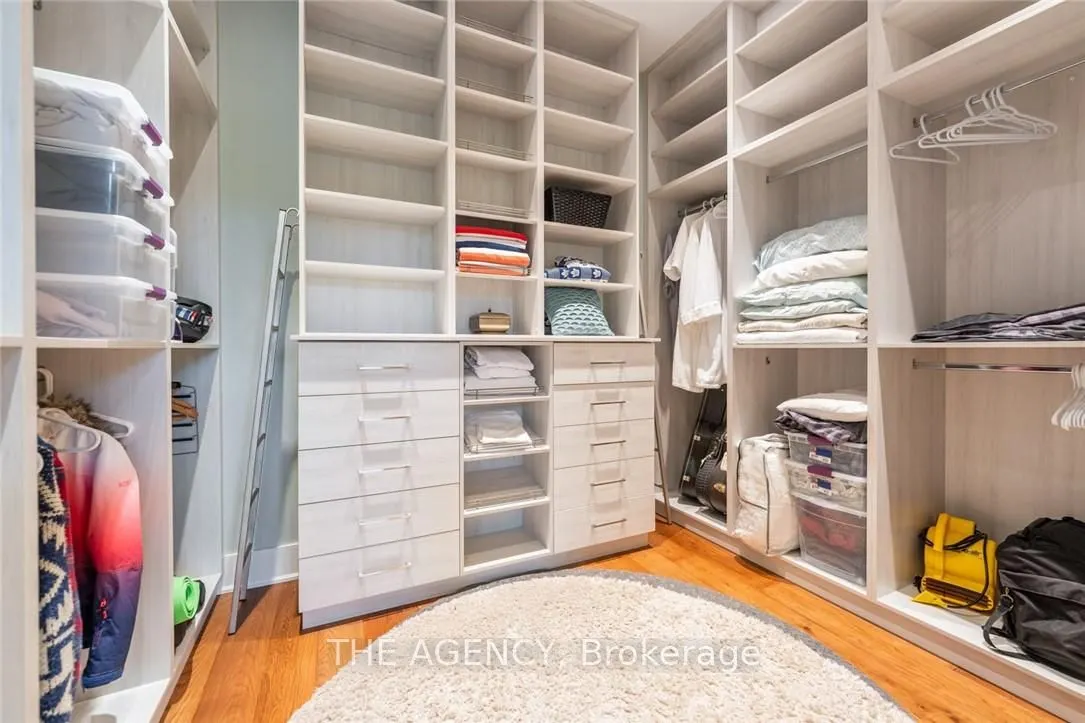 4 Buckingham Boulevard