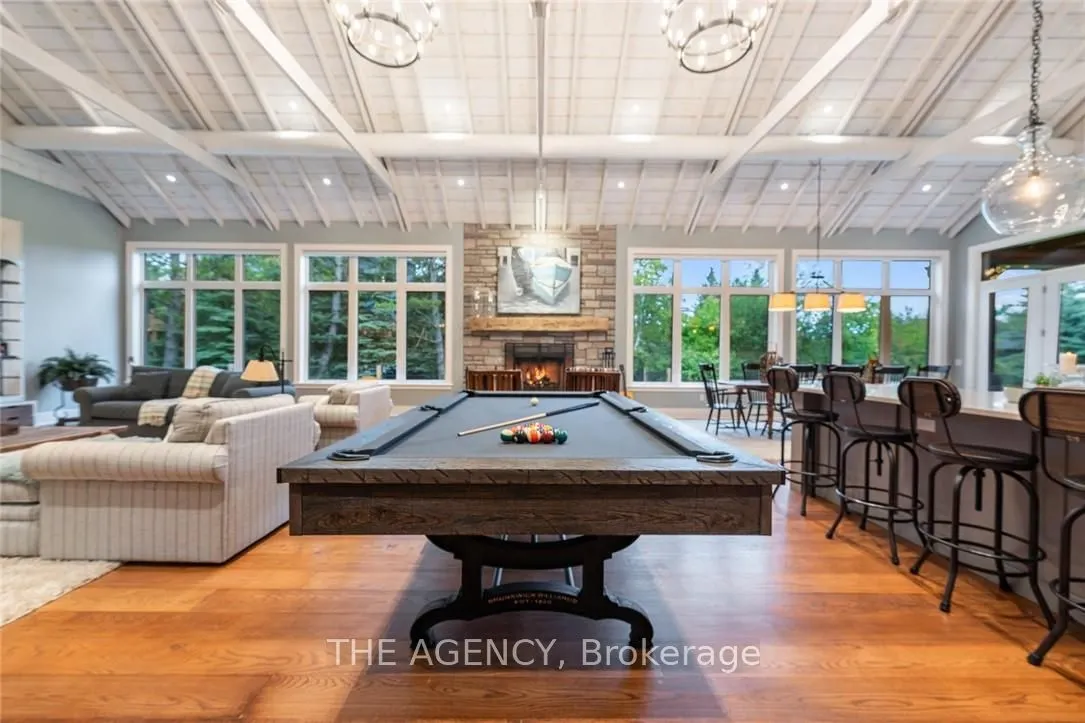 4 Buckingham Boulevard