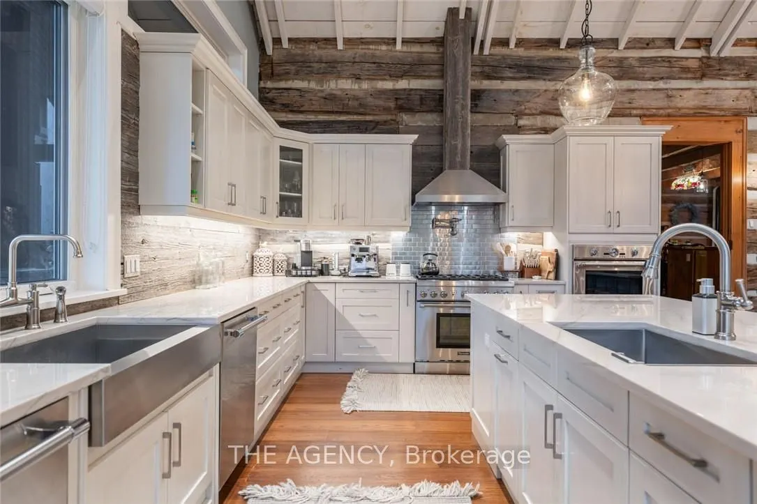 4 Buckingham Boulevard