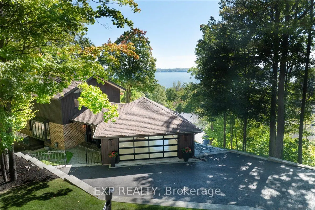 11 Crestwood Drive
