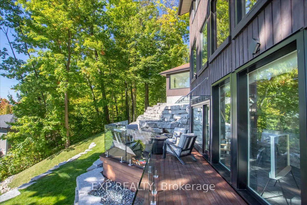11 Crestwood Drive