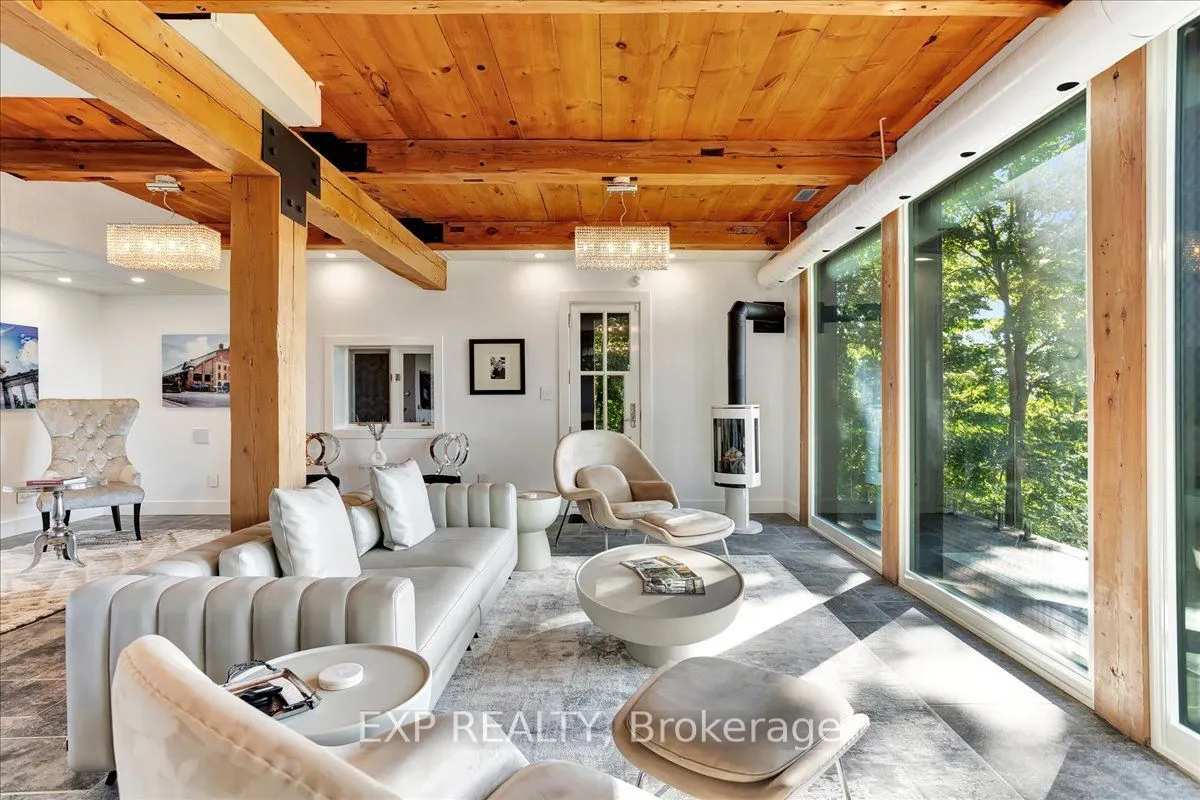 11 Crestwood Drive