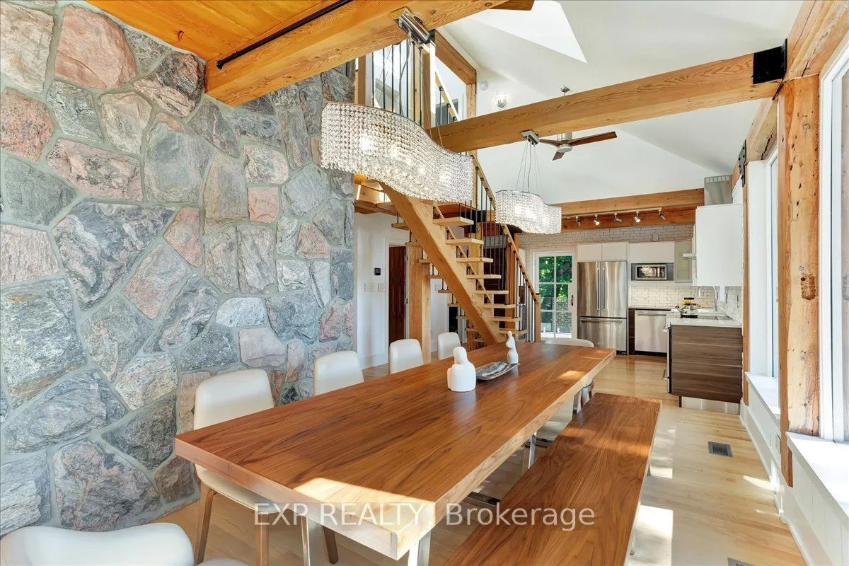 11 Crestwood Drive