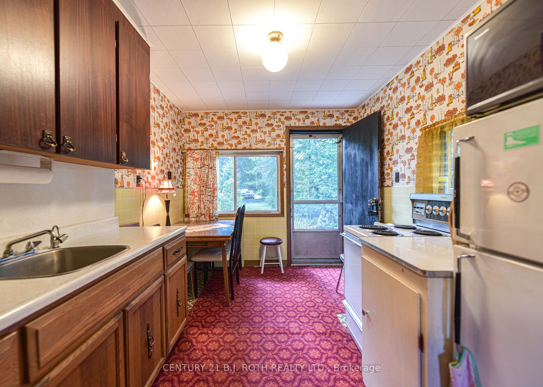 6571 Pioneer Village Lane