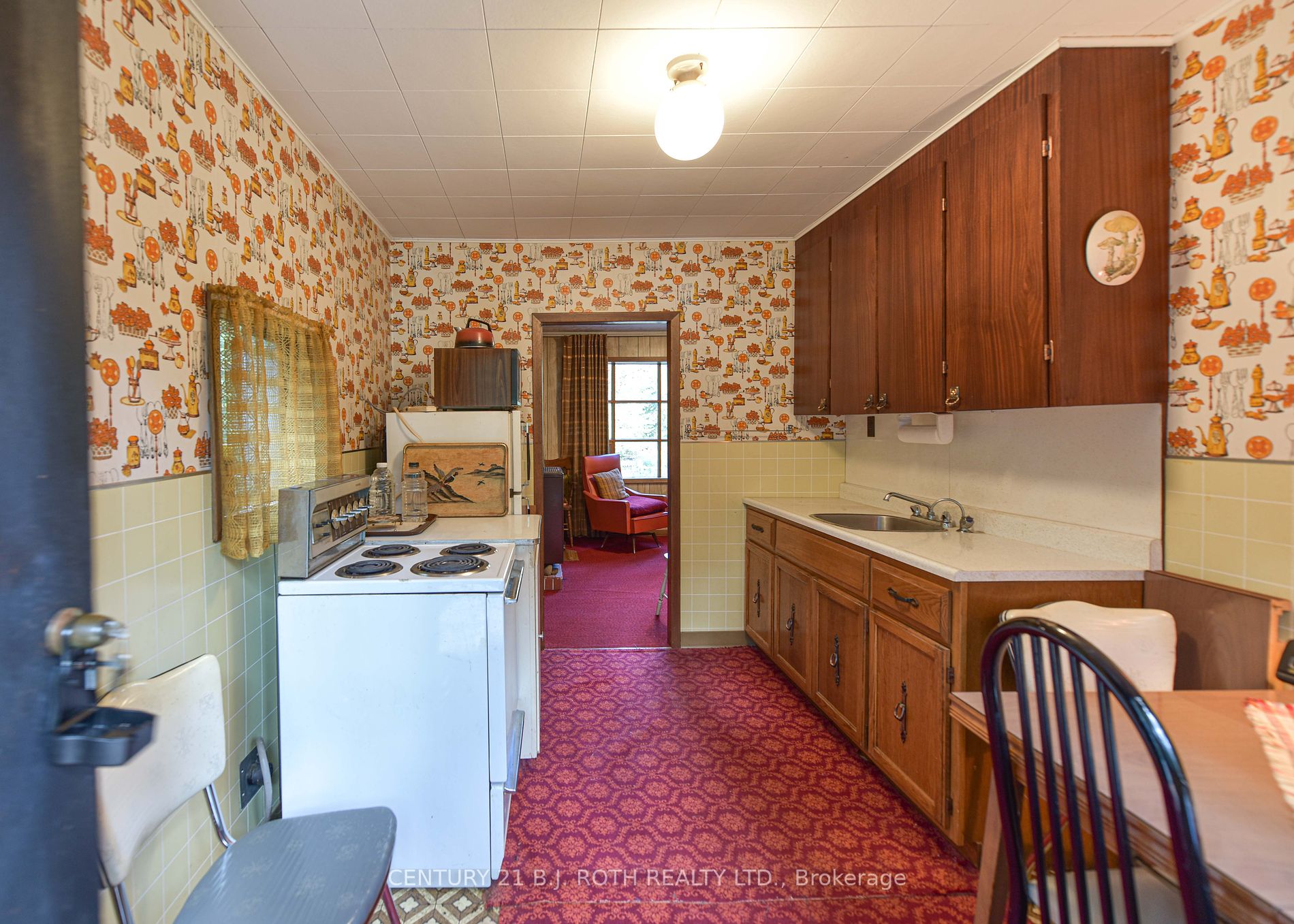 6571 Pioneer Village Lane