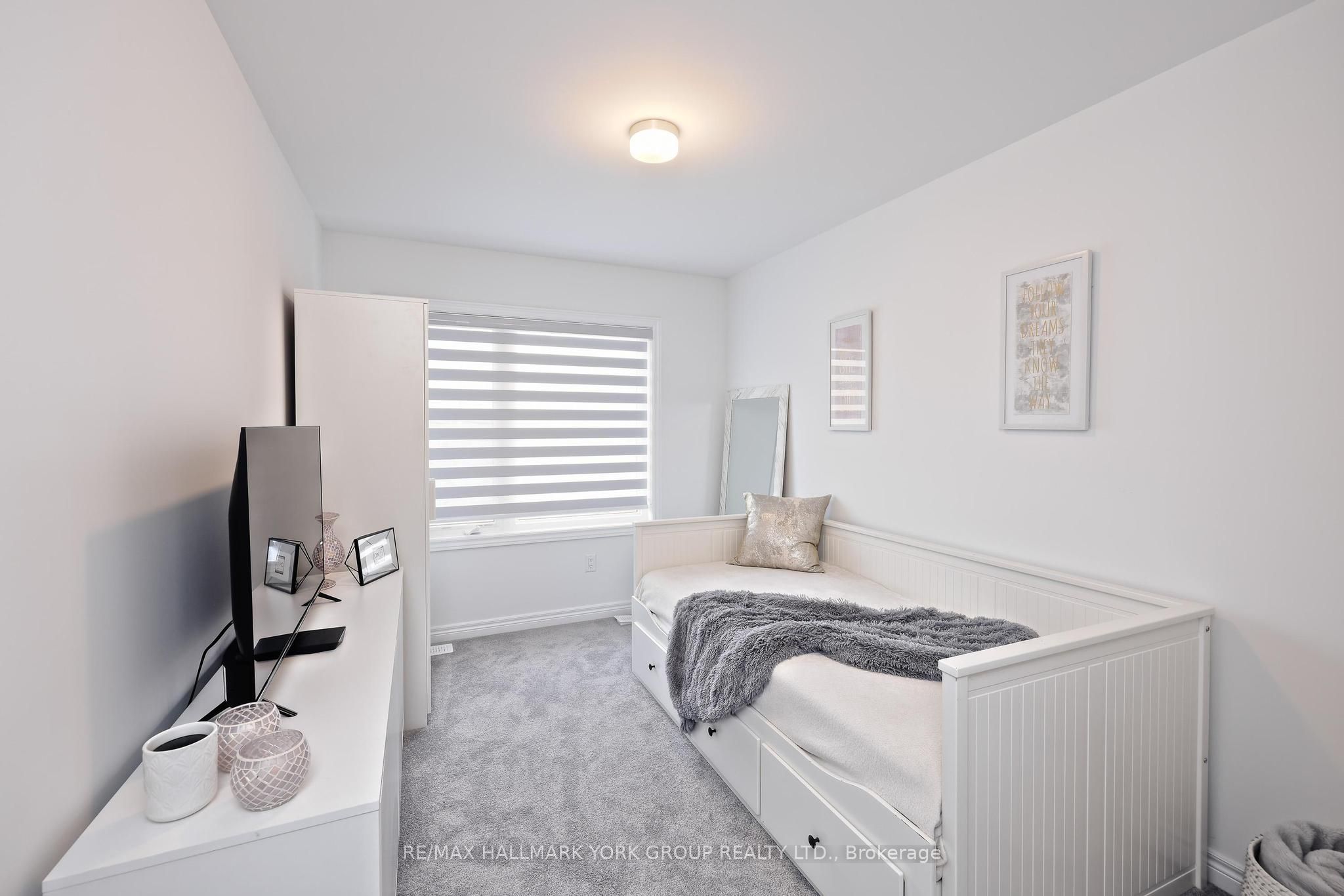 145 Fenchurch Manor