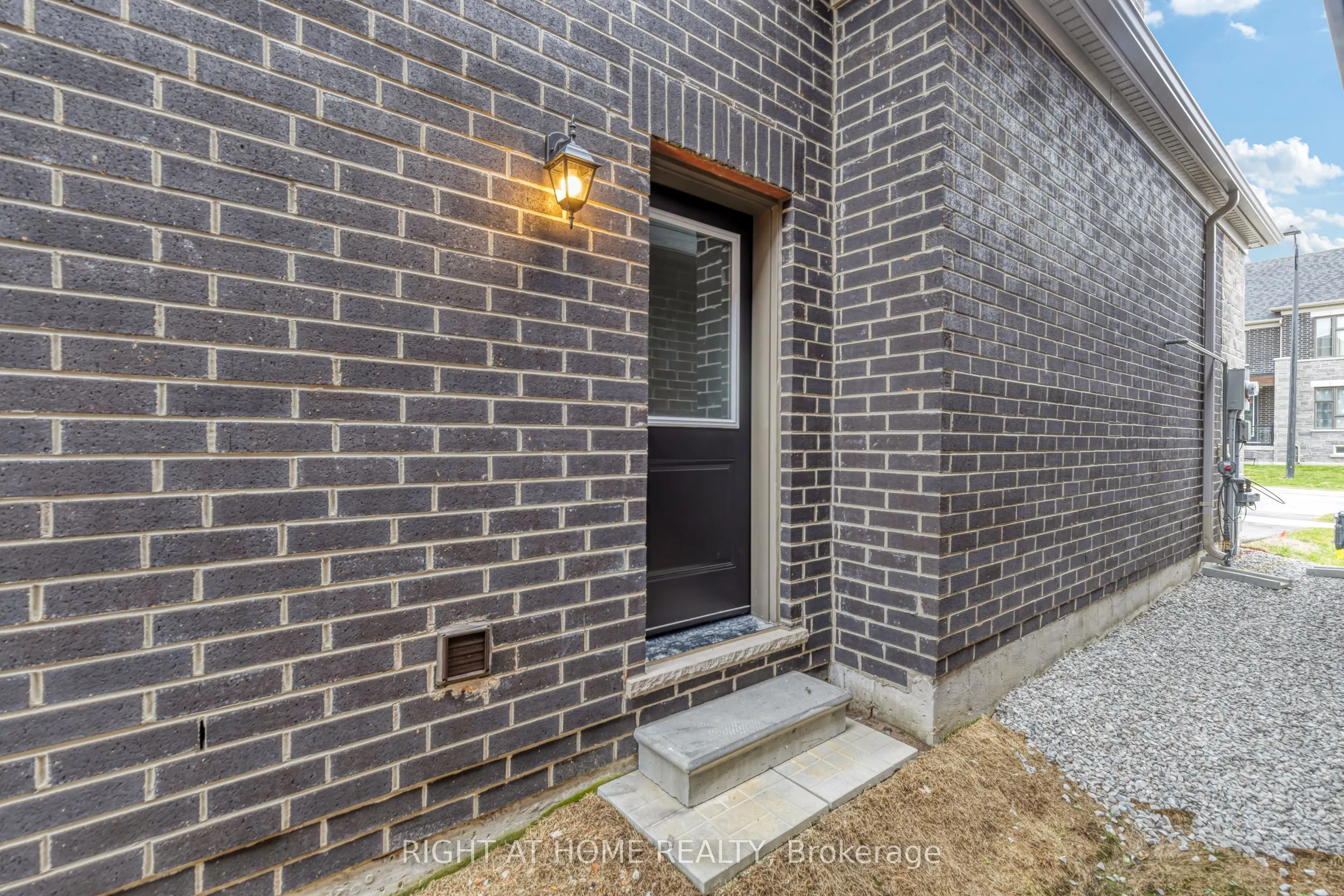 8 Daisy Street