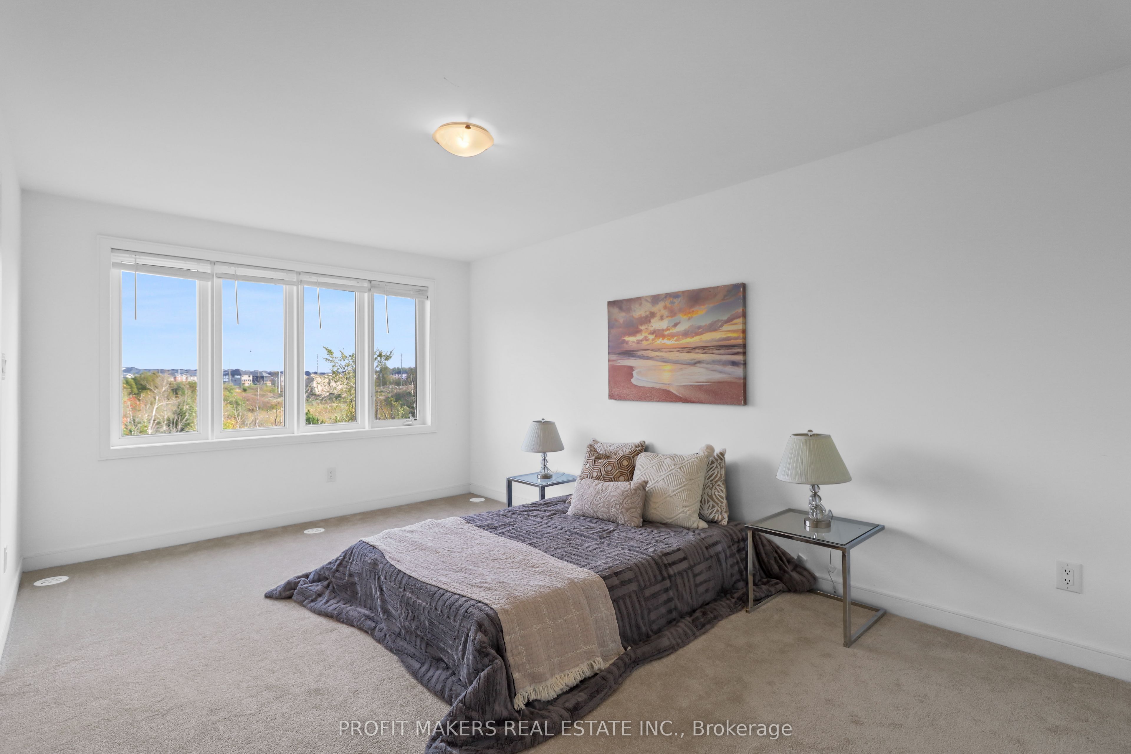 60 BLUE FOREST Crescent