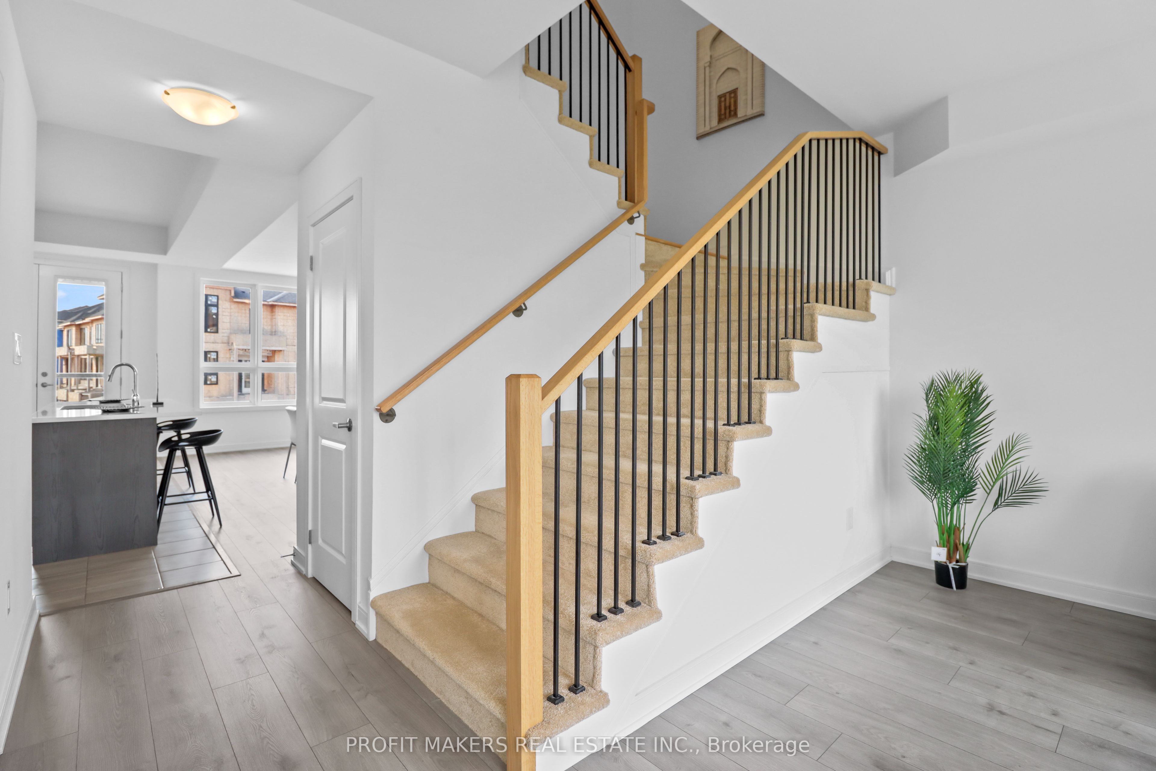 60 BLUE FOREST Crescent