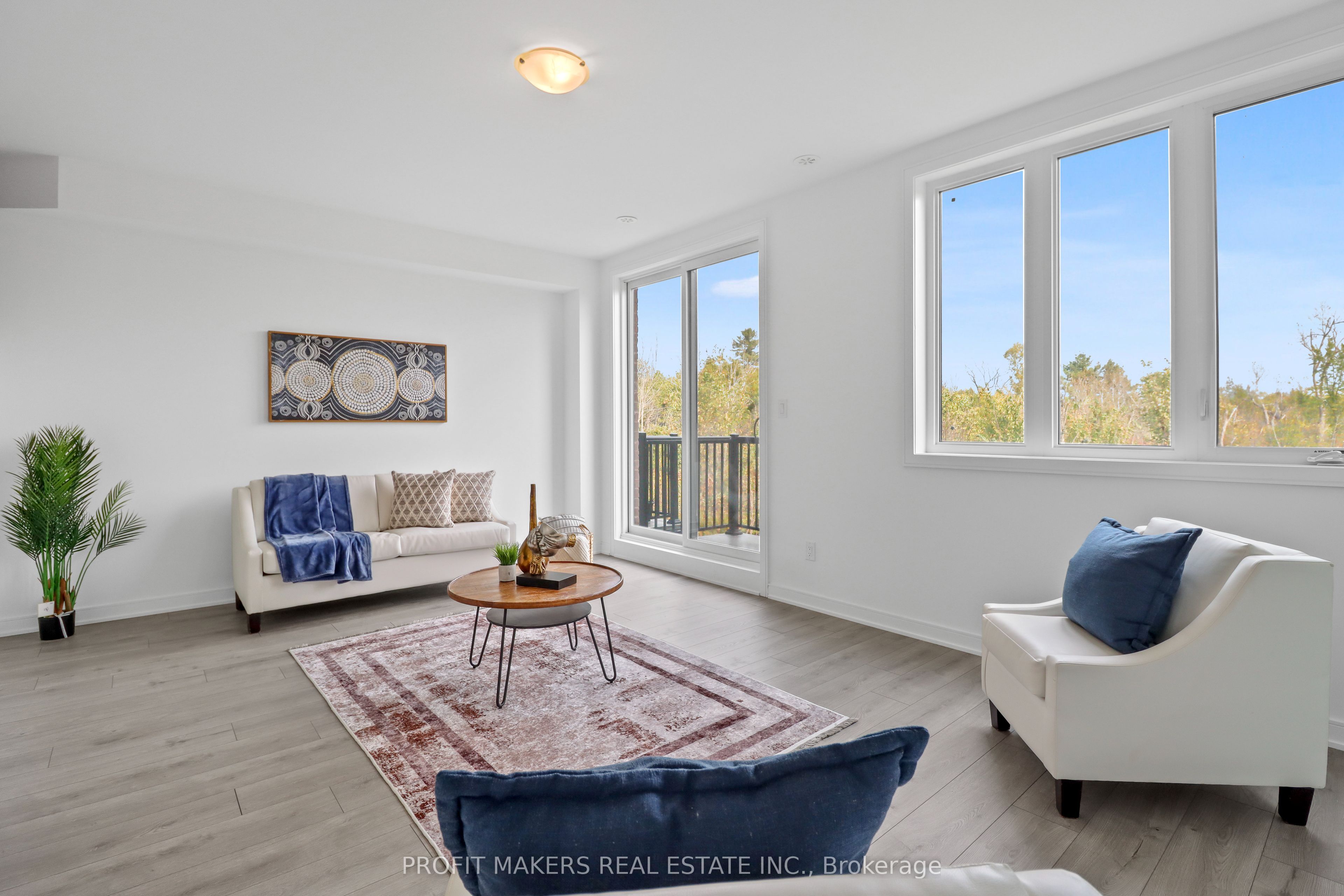 60 BLUE FOREST Crescent