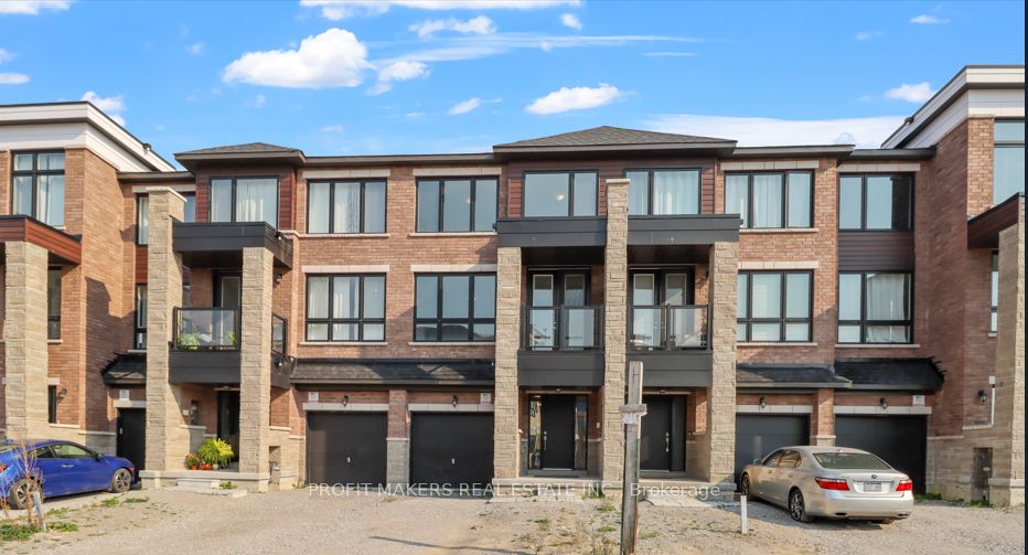60 BLUE FOREST Crescent