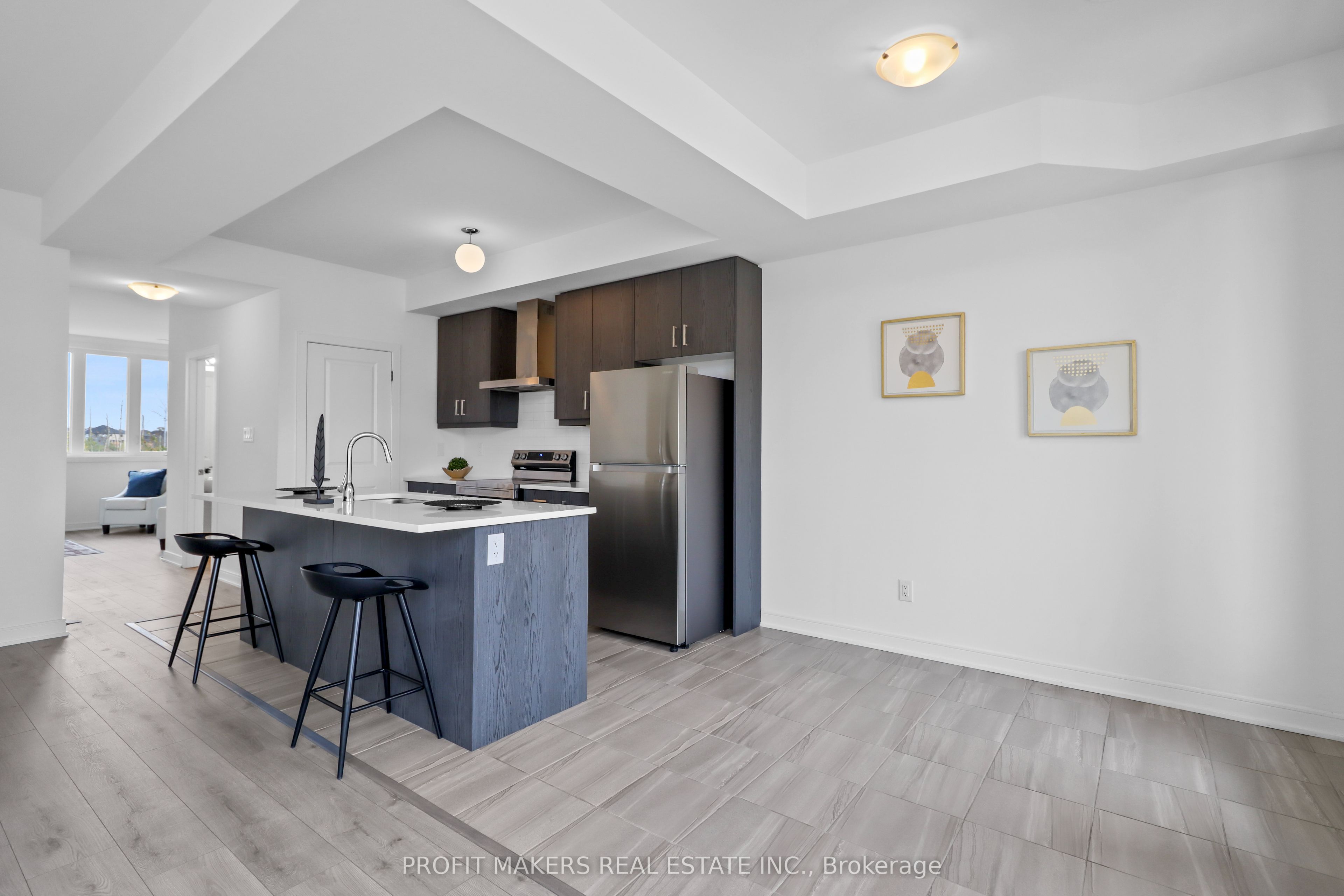 60 BLUE FOREST Crescent