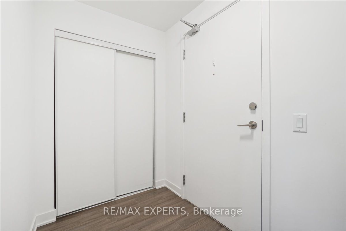 681 Yonge Street, #209