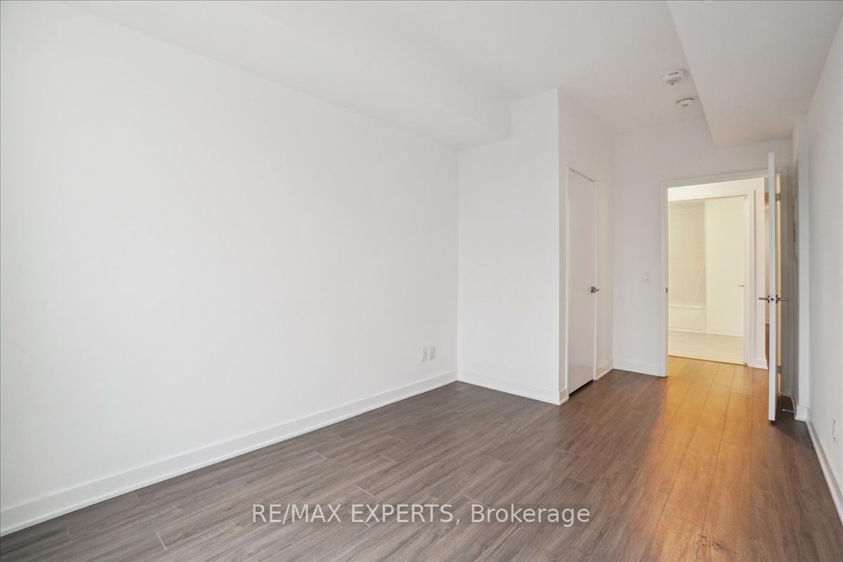 681 Yonge Street, #209