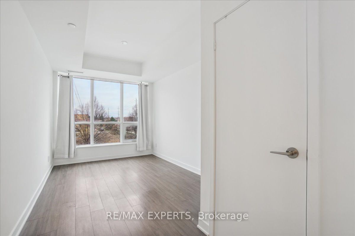 681 Yonge Street, #209