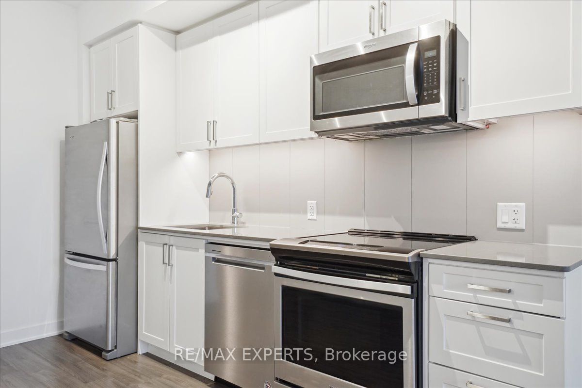 681 Yonge Street, #209