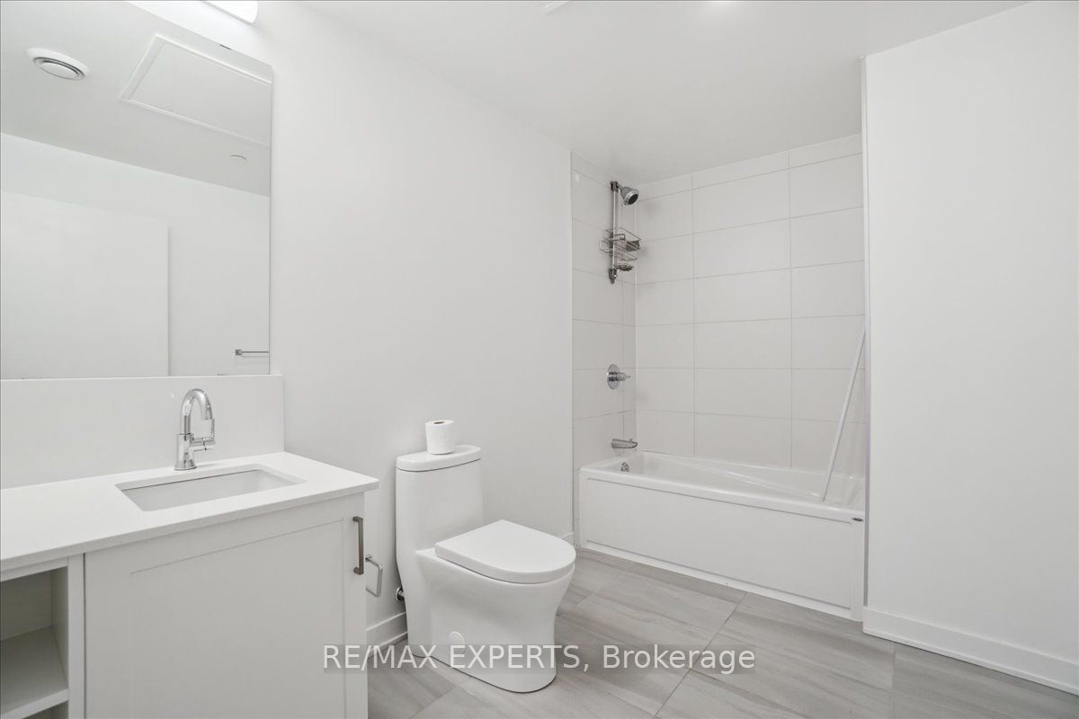 681 Yonge Street, #209