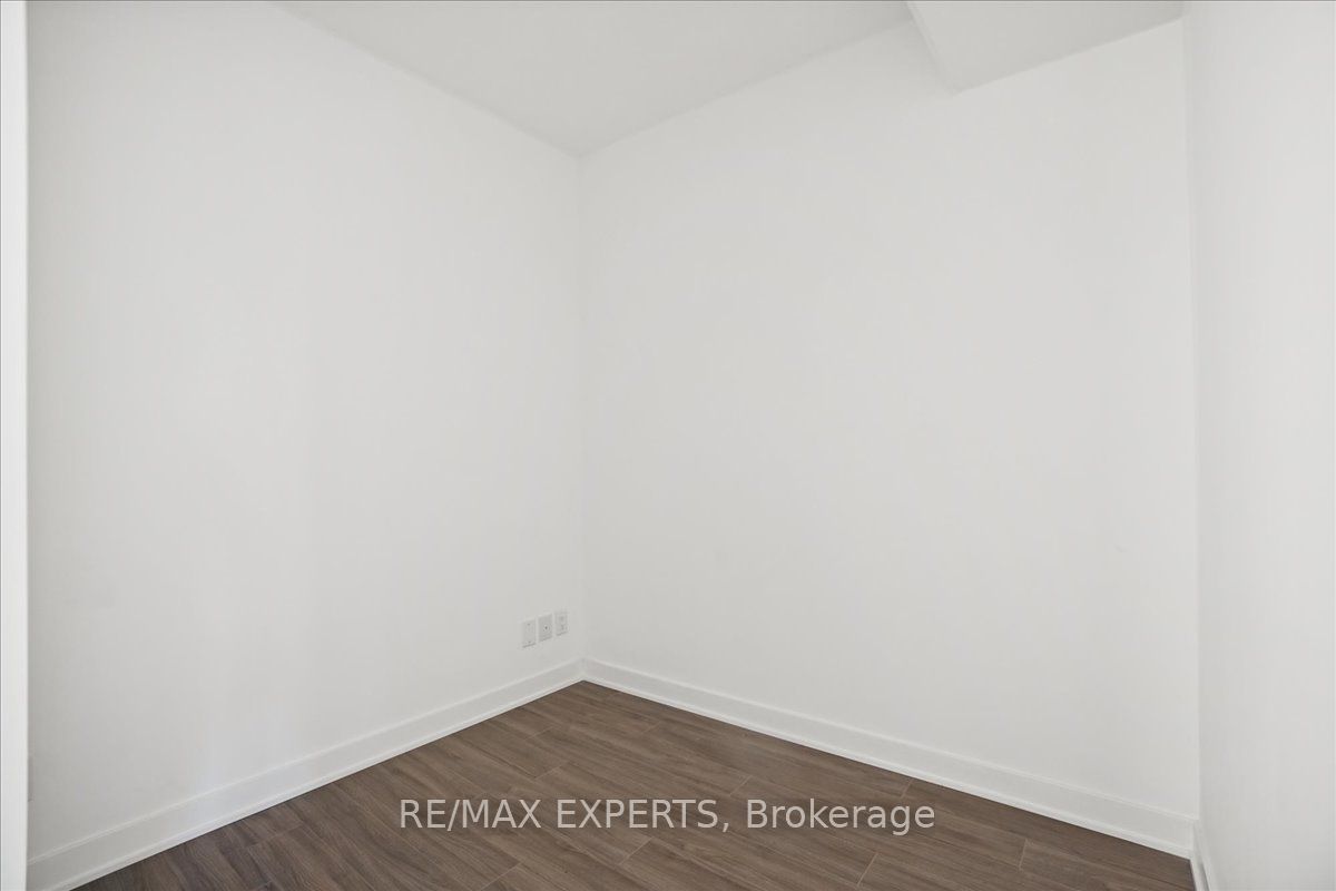681 Yonge Street, #209