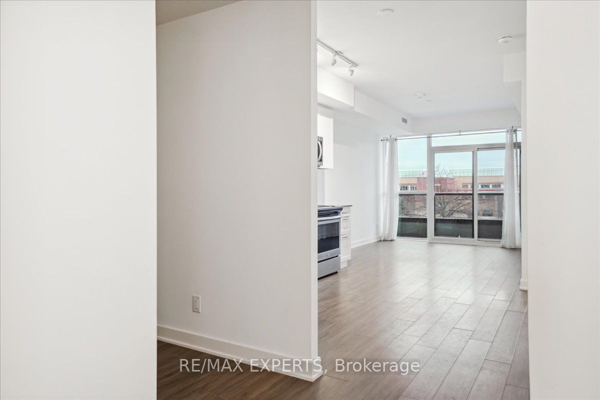 681 Yonge Street, #209