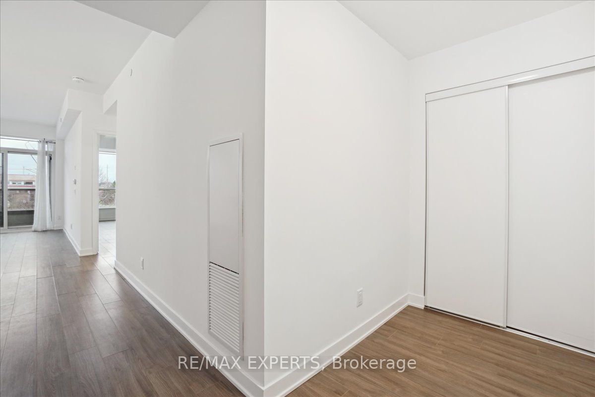 681 Yonge Street, #209