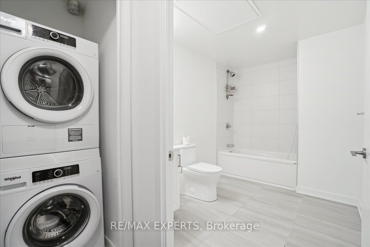 681 Yonge Street, #209
