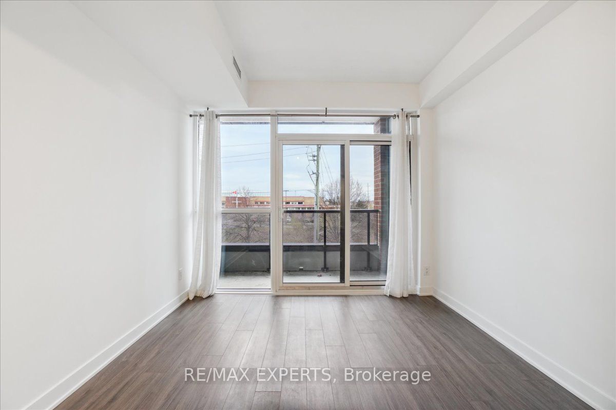 681 Yonge Street, #209