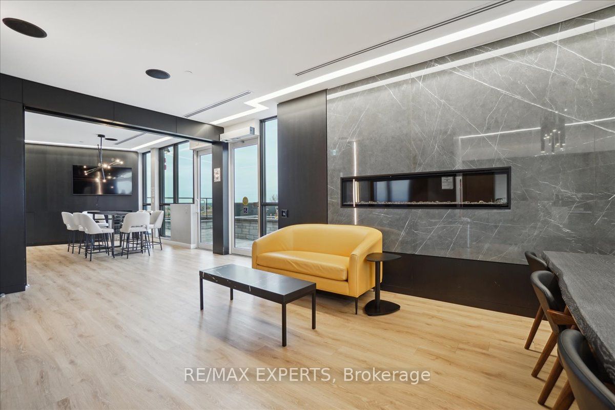 681 Yonge Street, #209
