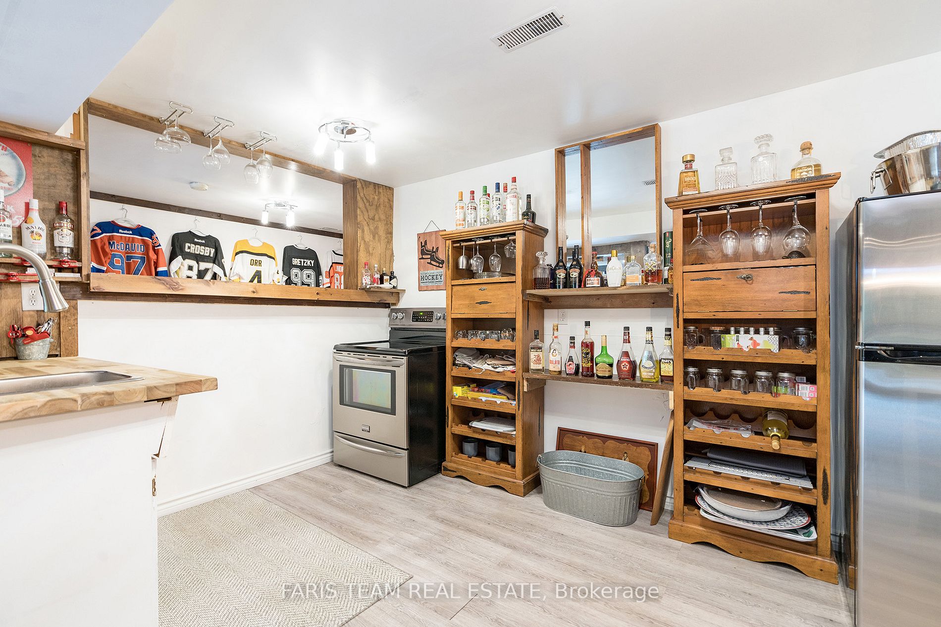 2447 Ridge Road W