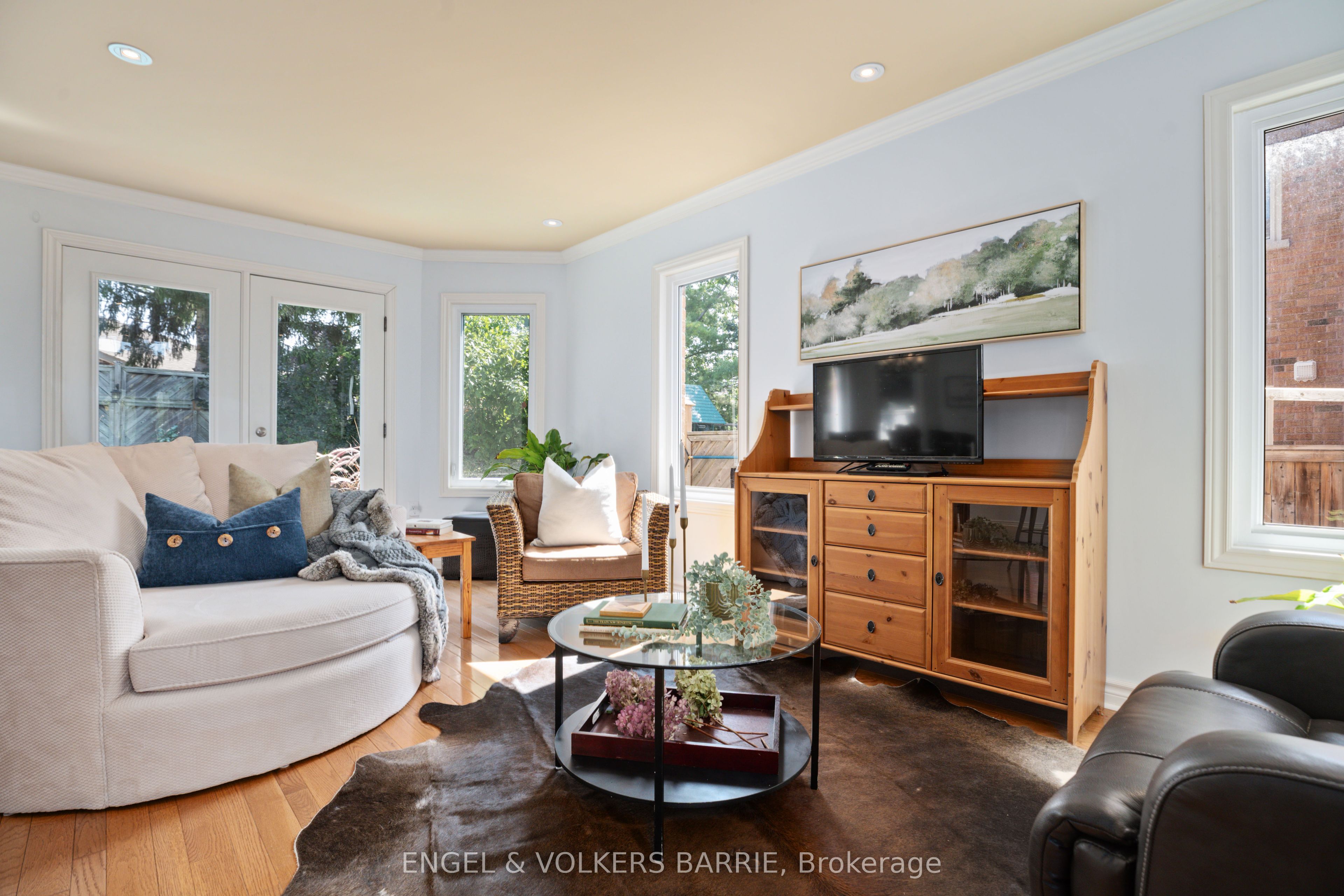 19 Grand Forest Drive
