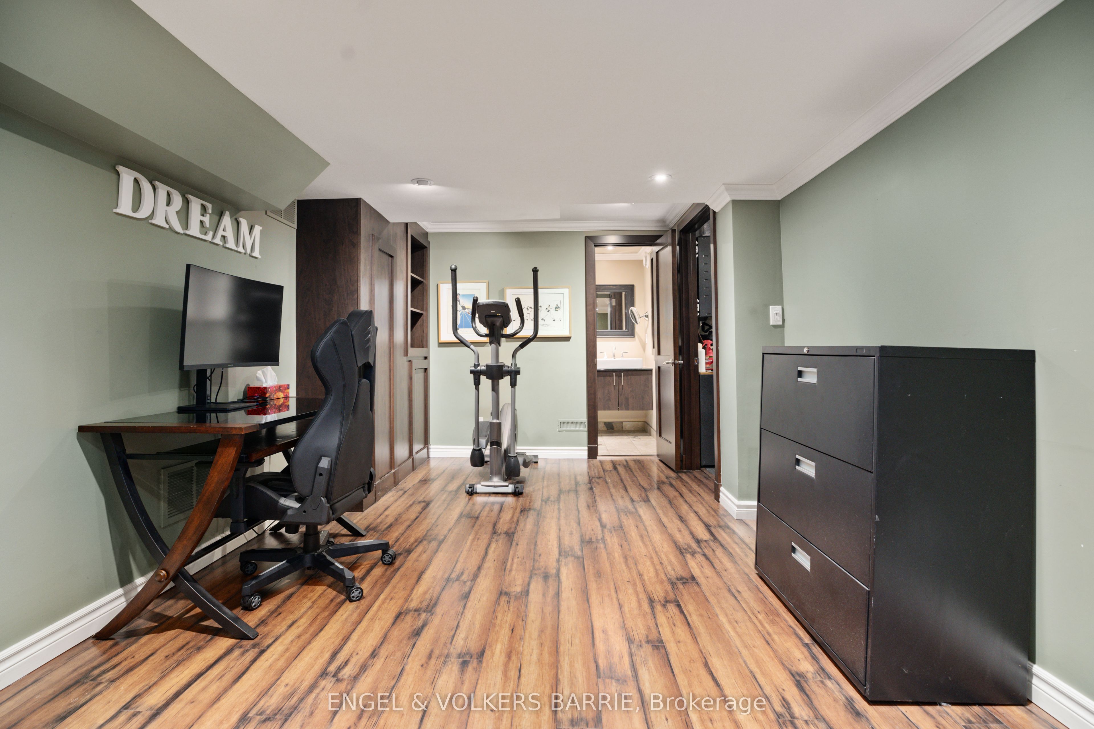 19 Grand Forest Drive