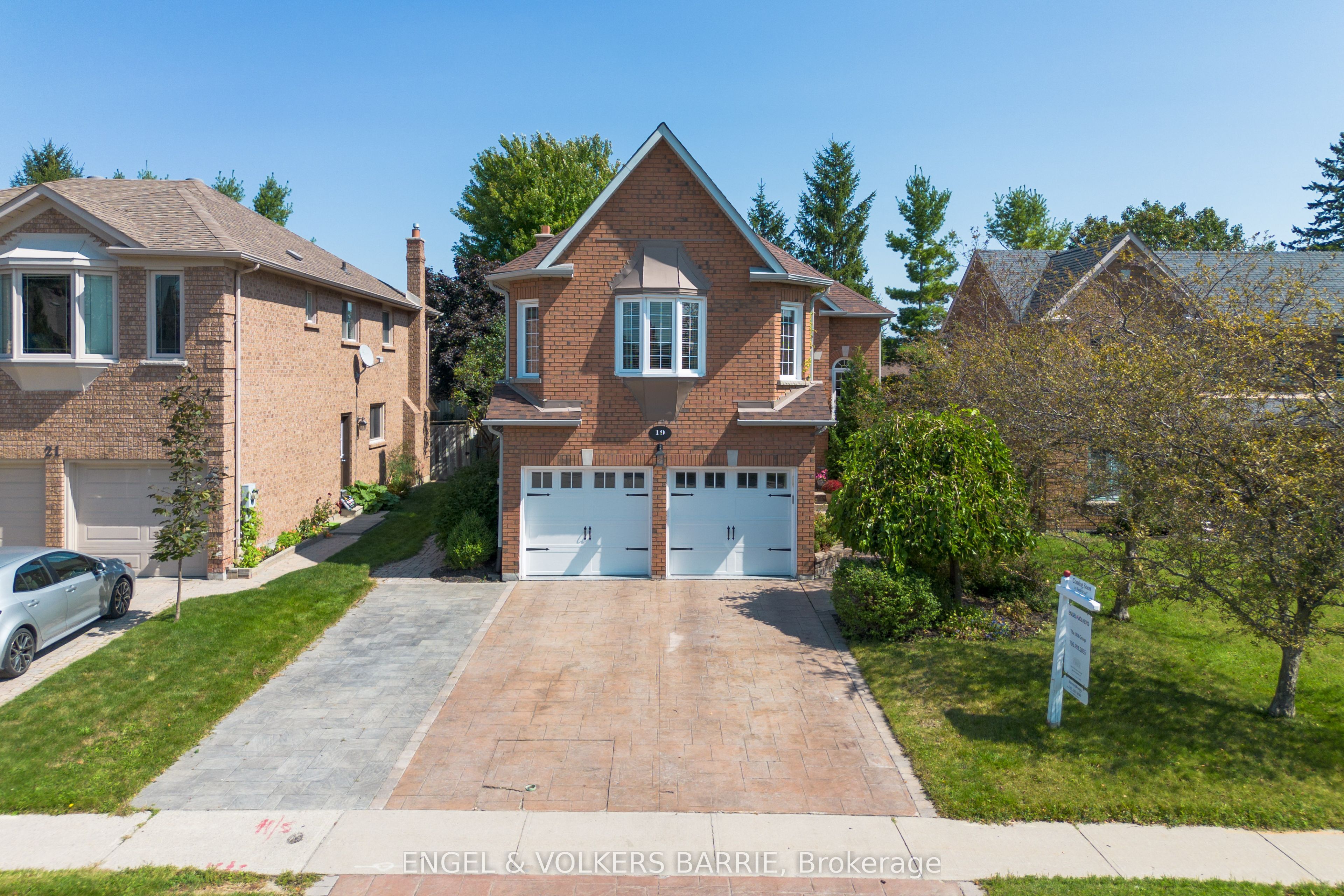 19 Grand Forest Drive