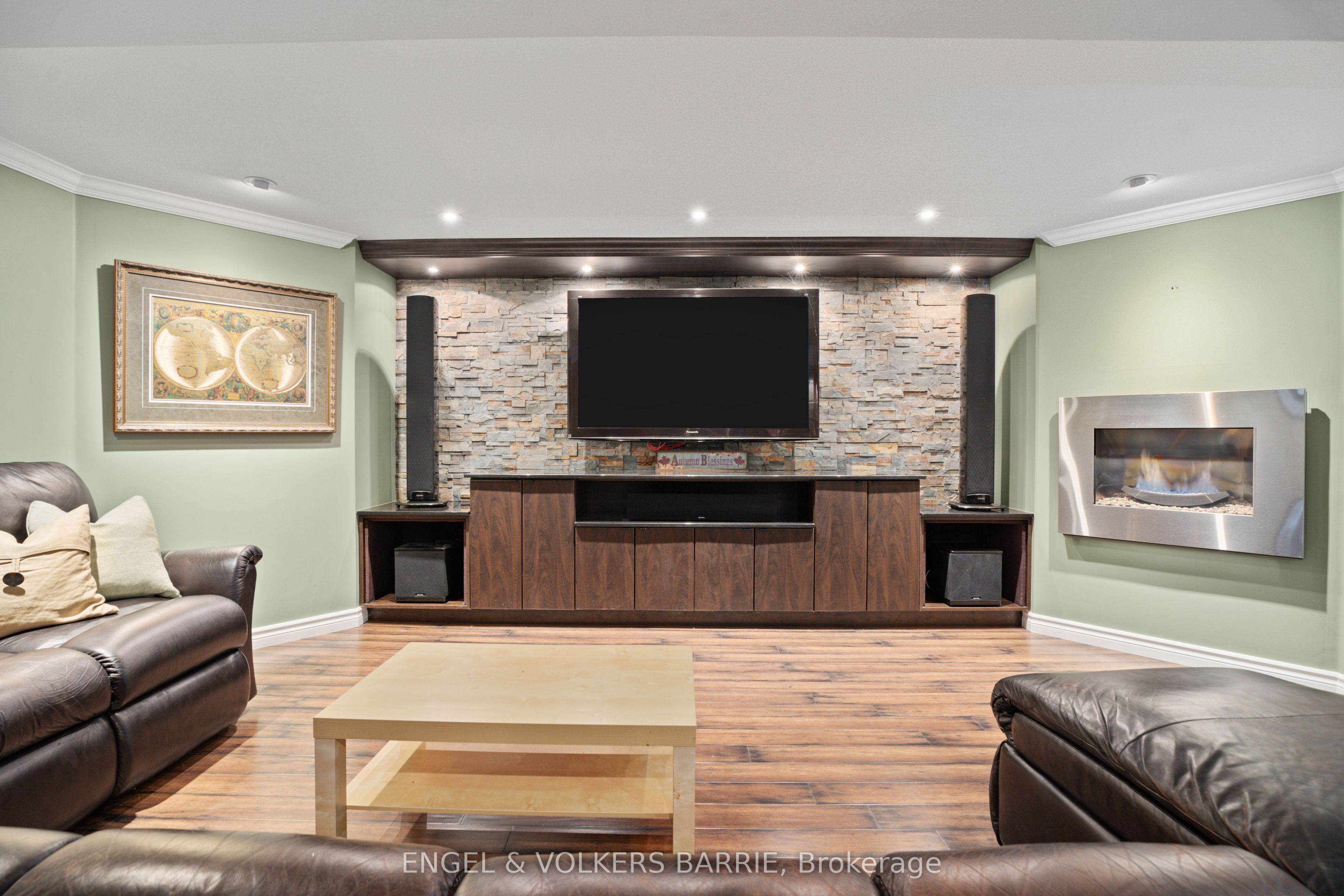 19 Grand Forest Drive
