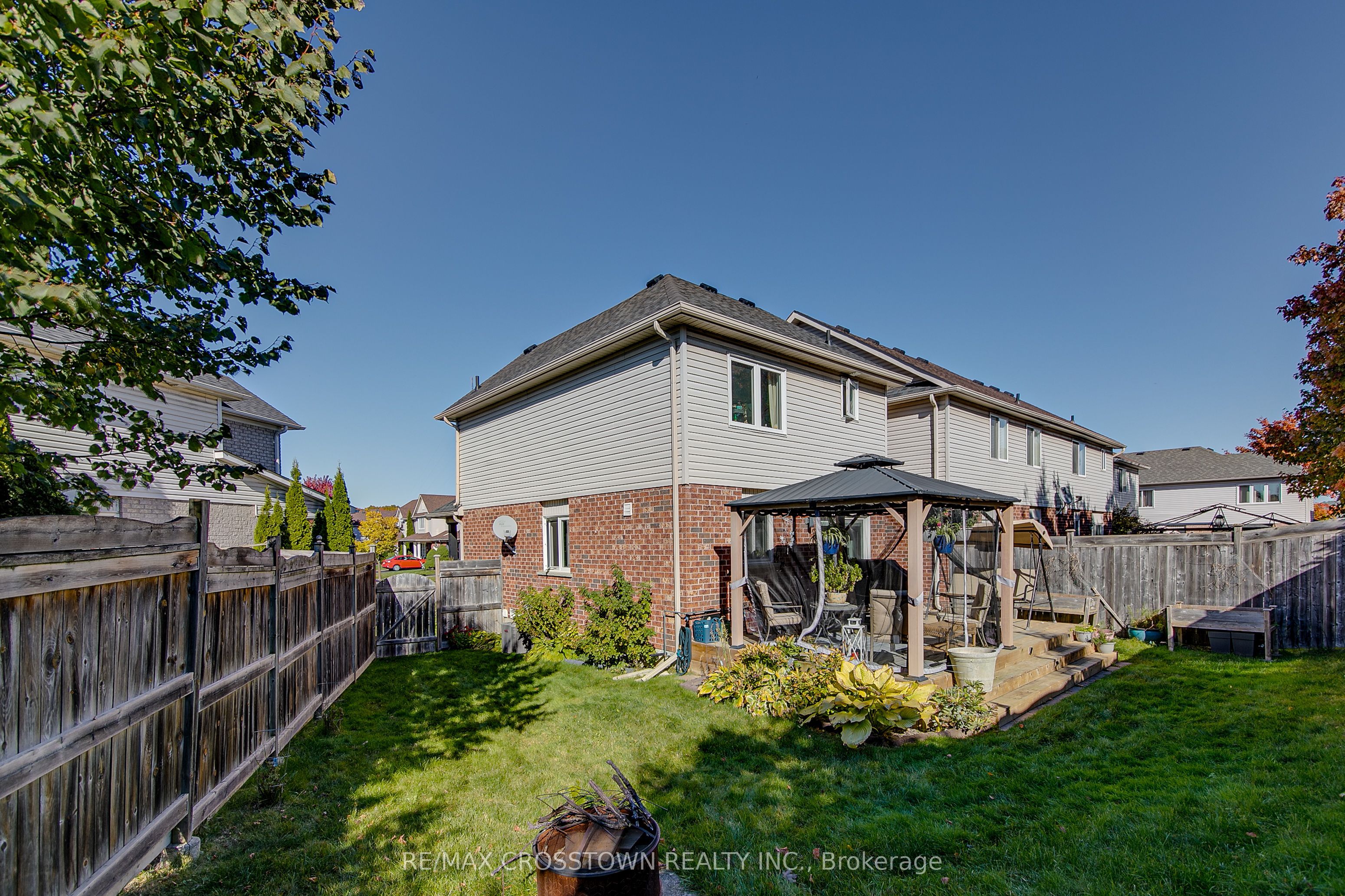 117 Bentley Crescent