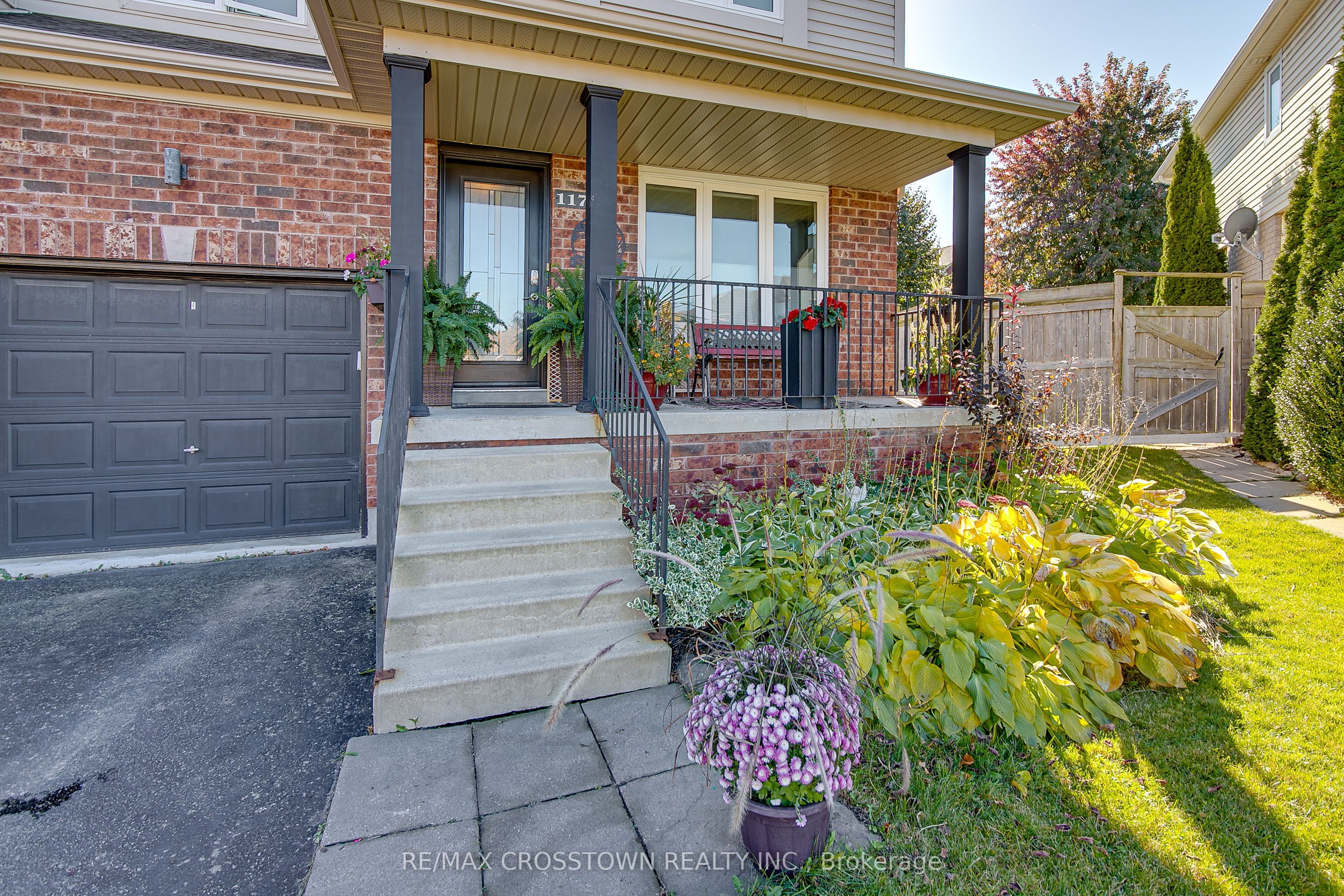 117 Bentley Crescent