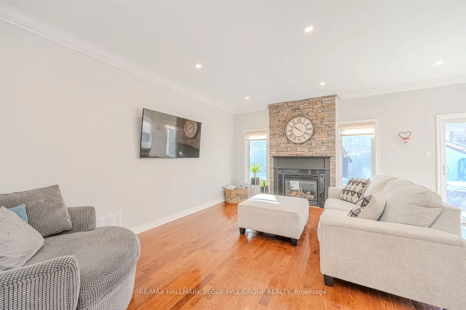 34 Camelot Square