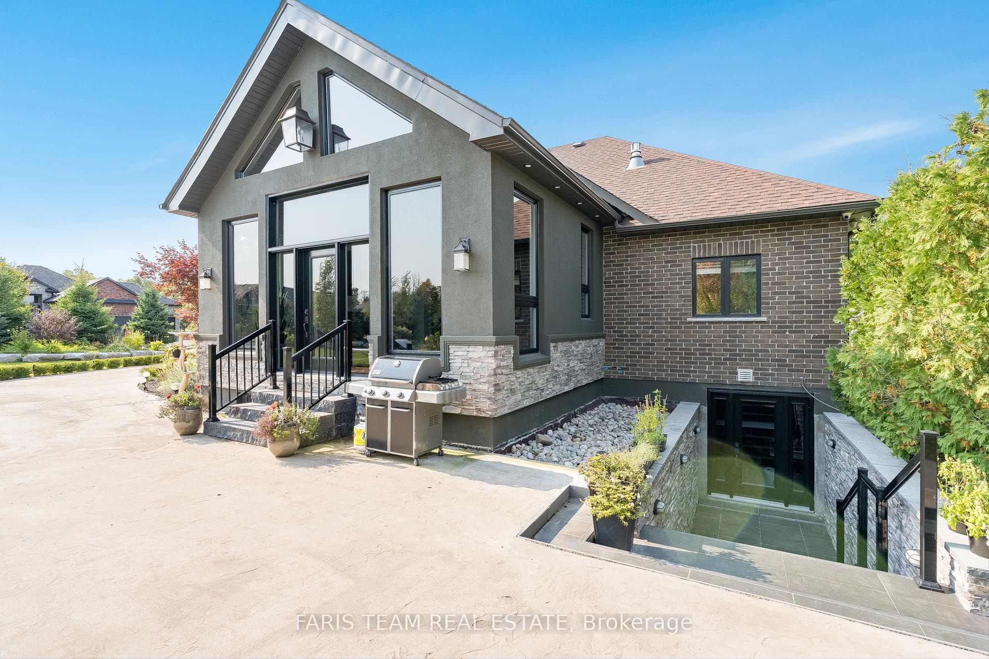 158 Mennill Drive