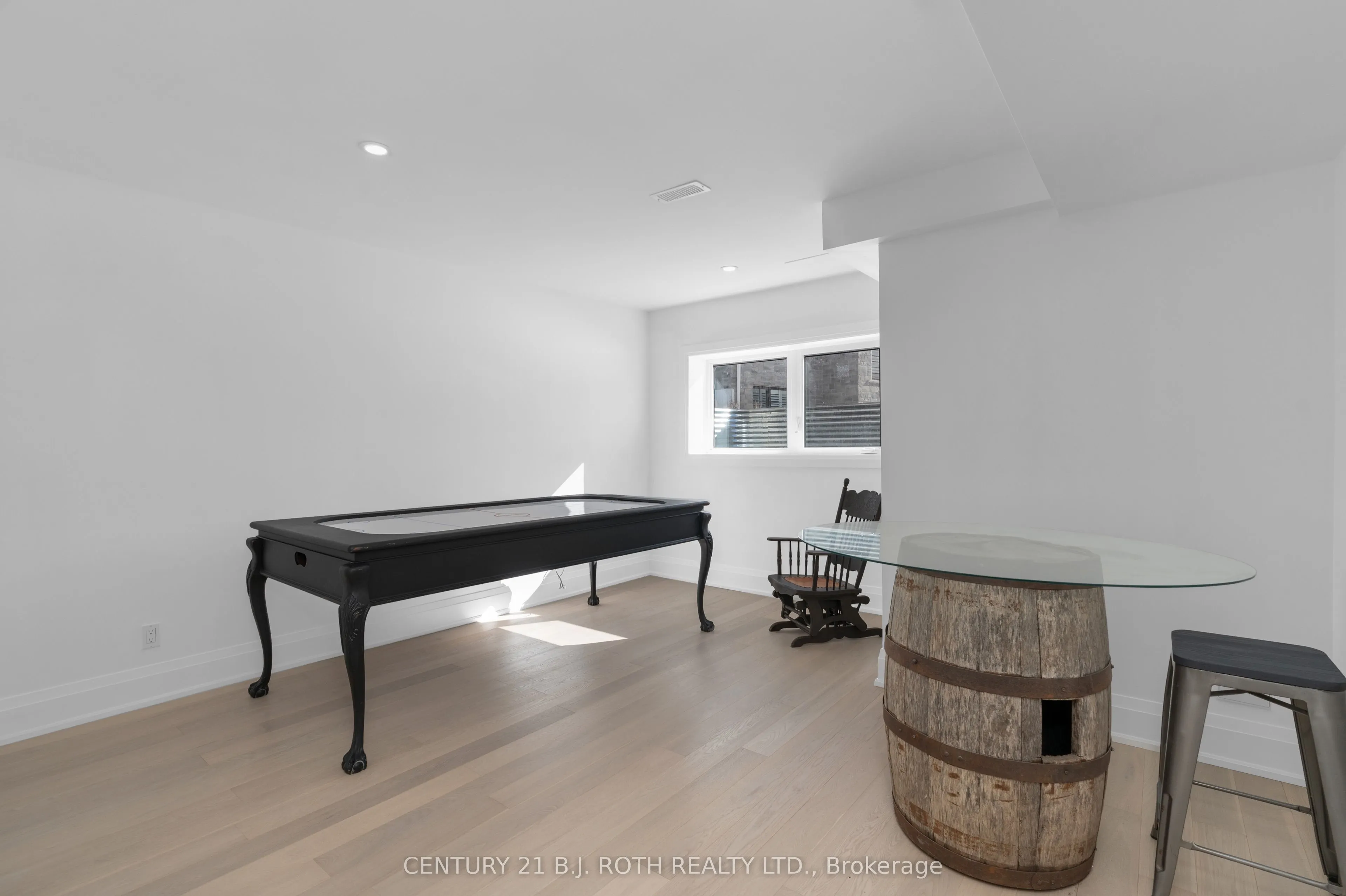 24 Oldenburg Court