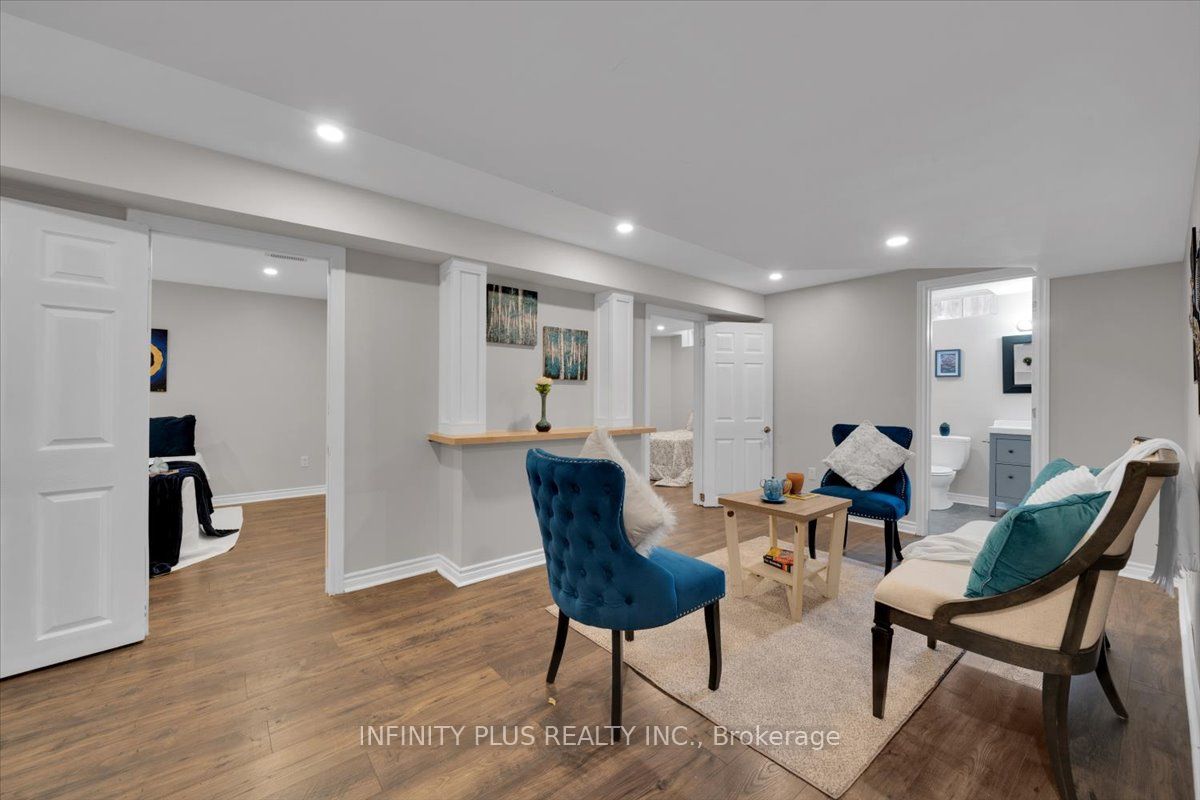 10 Sandalwood Court